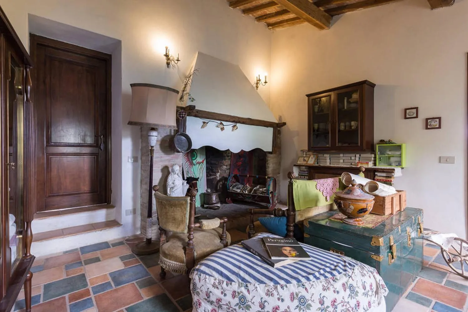 Communal lounge/ TV room in Agriturismo Il Poggio degli Scoiattoli