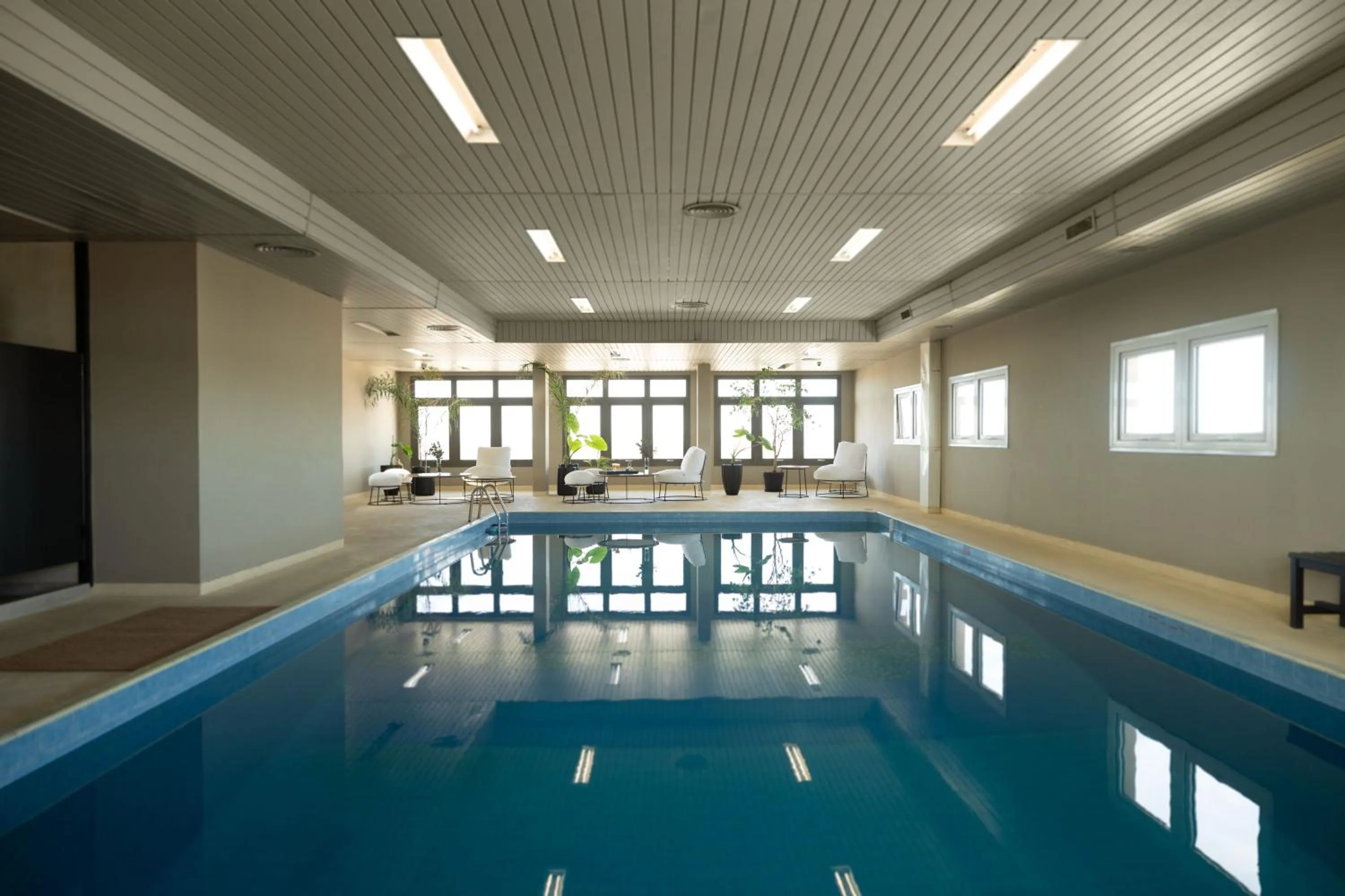 Swimming pool in Aguada Hotel