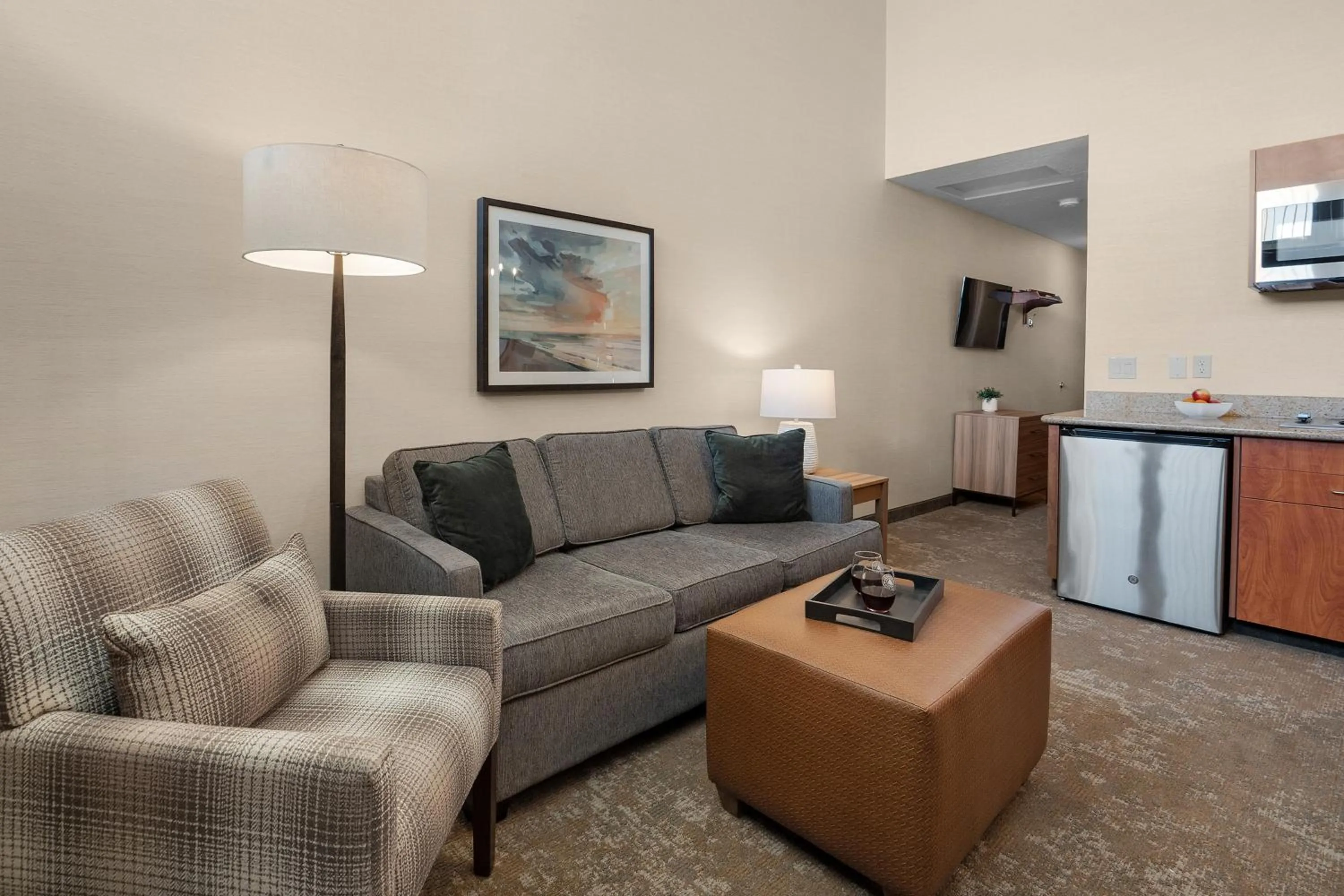 Living room in Schooner's Cove Inn