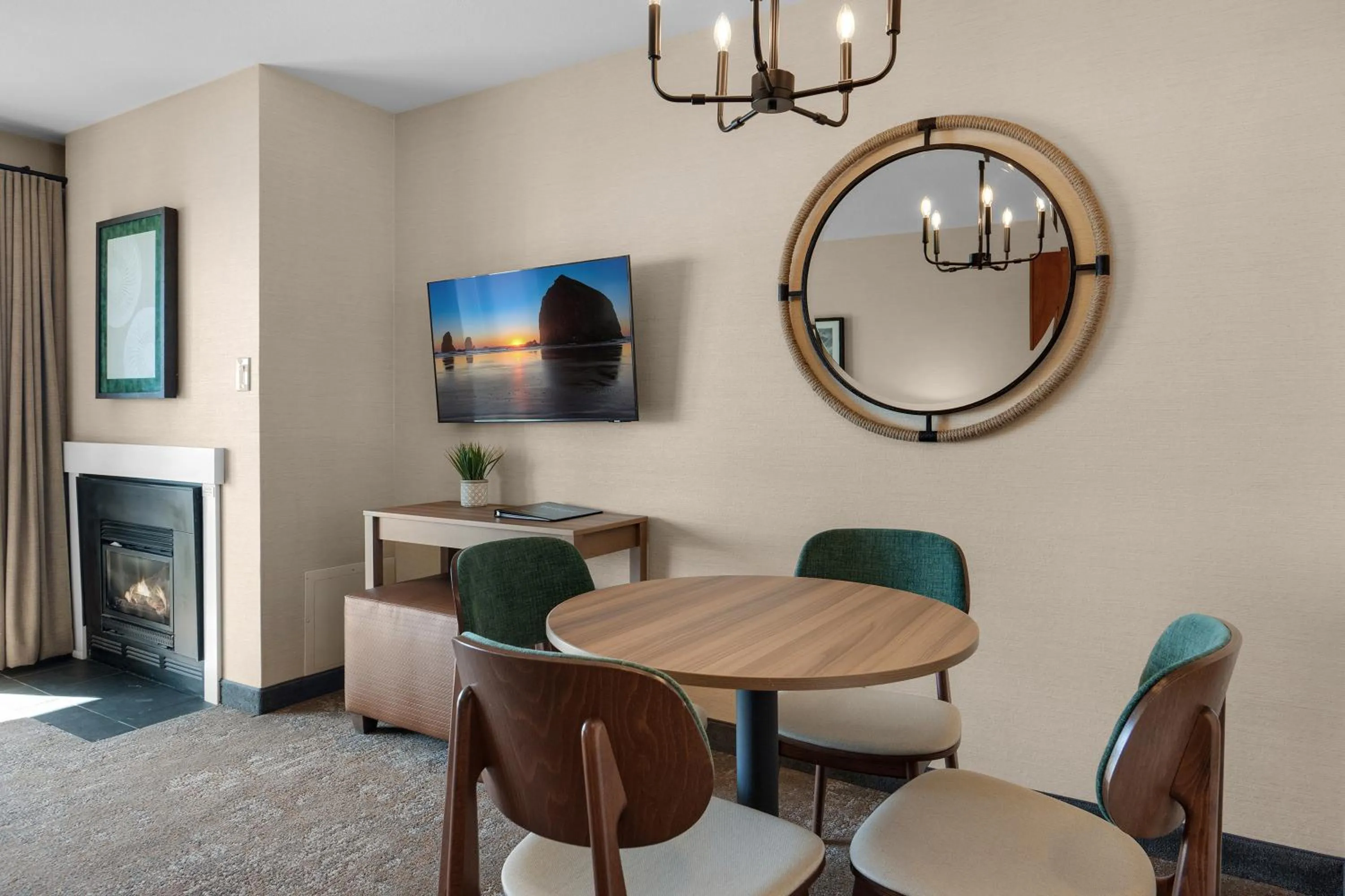 Seating area in Schooner's Cove Inn