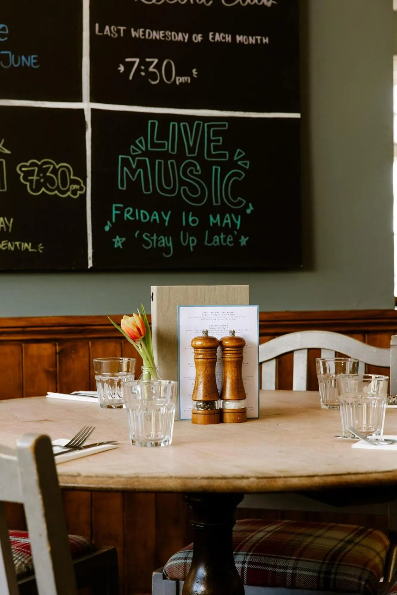 Restaurant/places to eat in The Sun Inn At Hook Norton