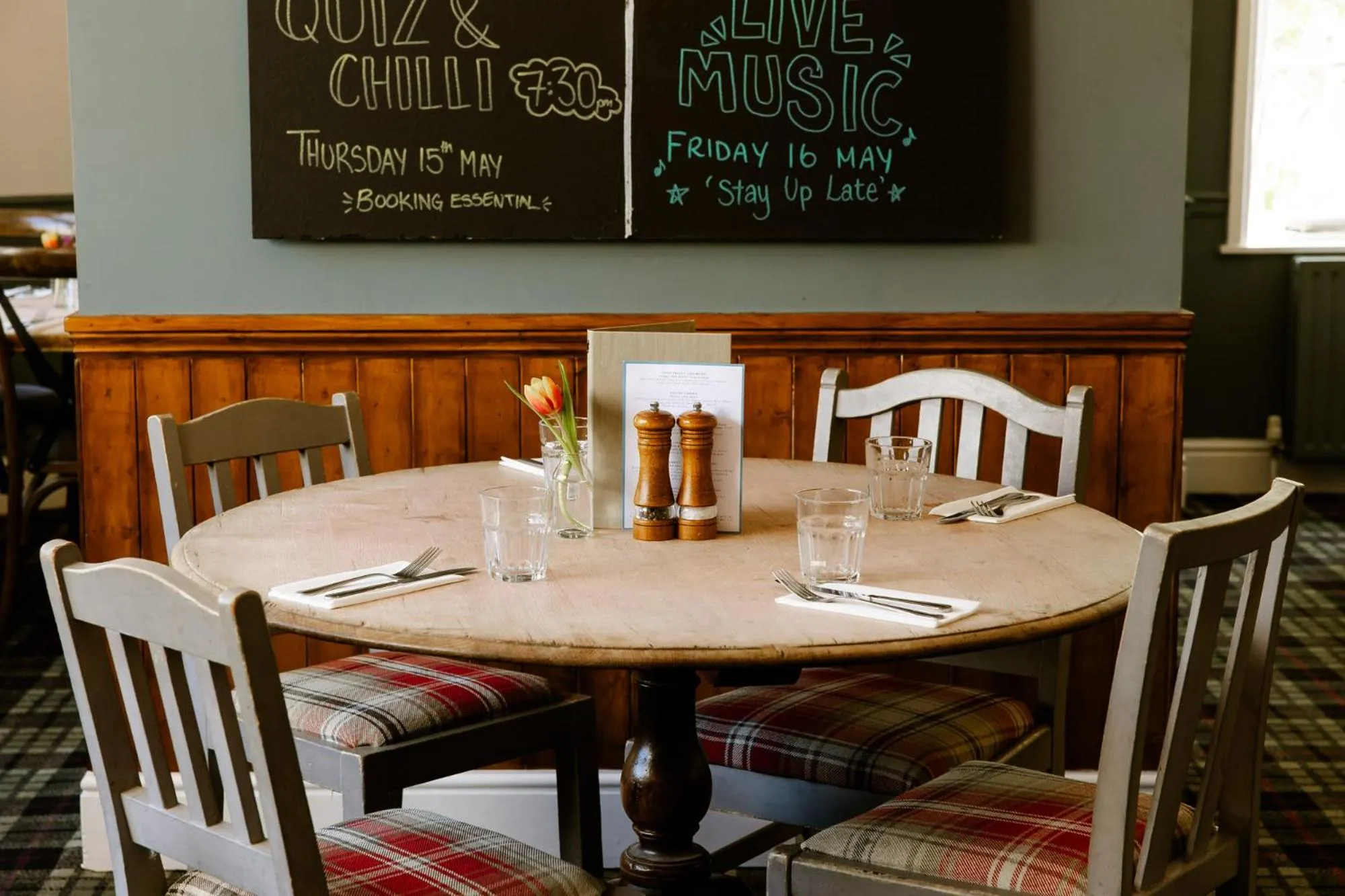 Restaurant/places to eat in The Sun Inn At Hook Norton