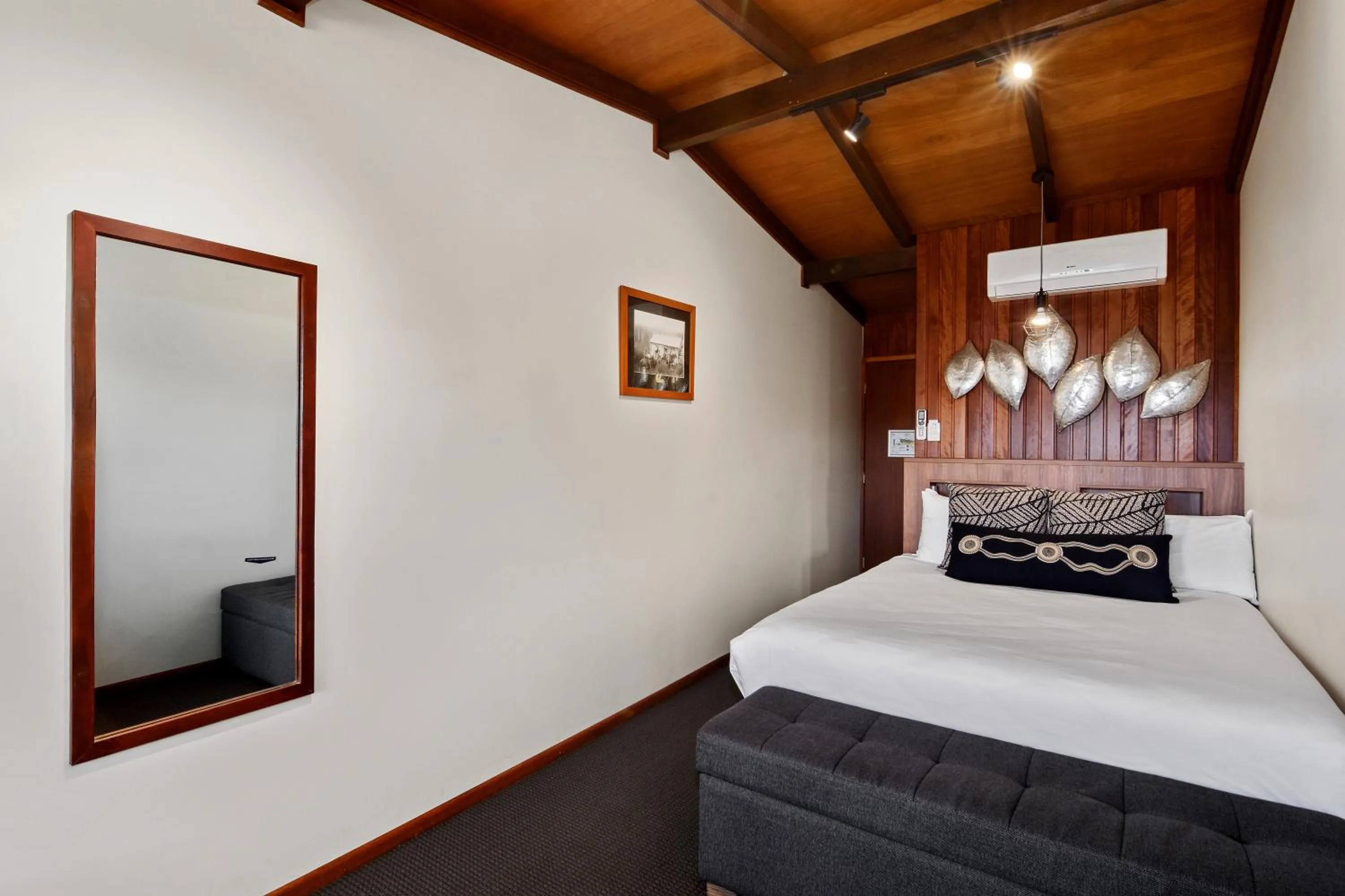 Bed in O'Reilly's Rainforest Retreat