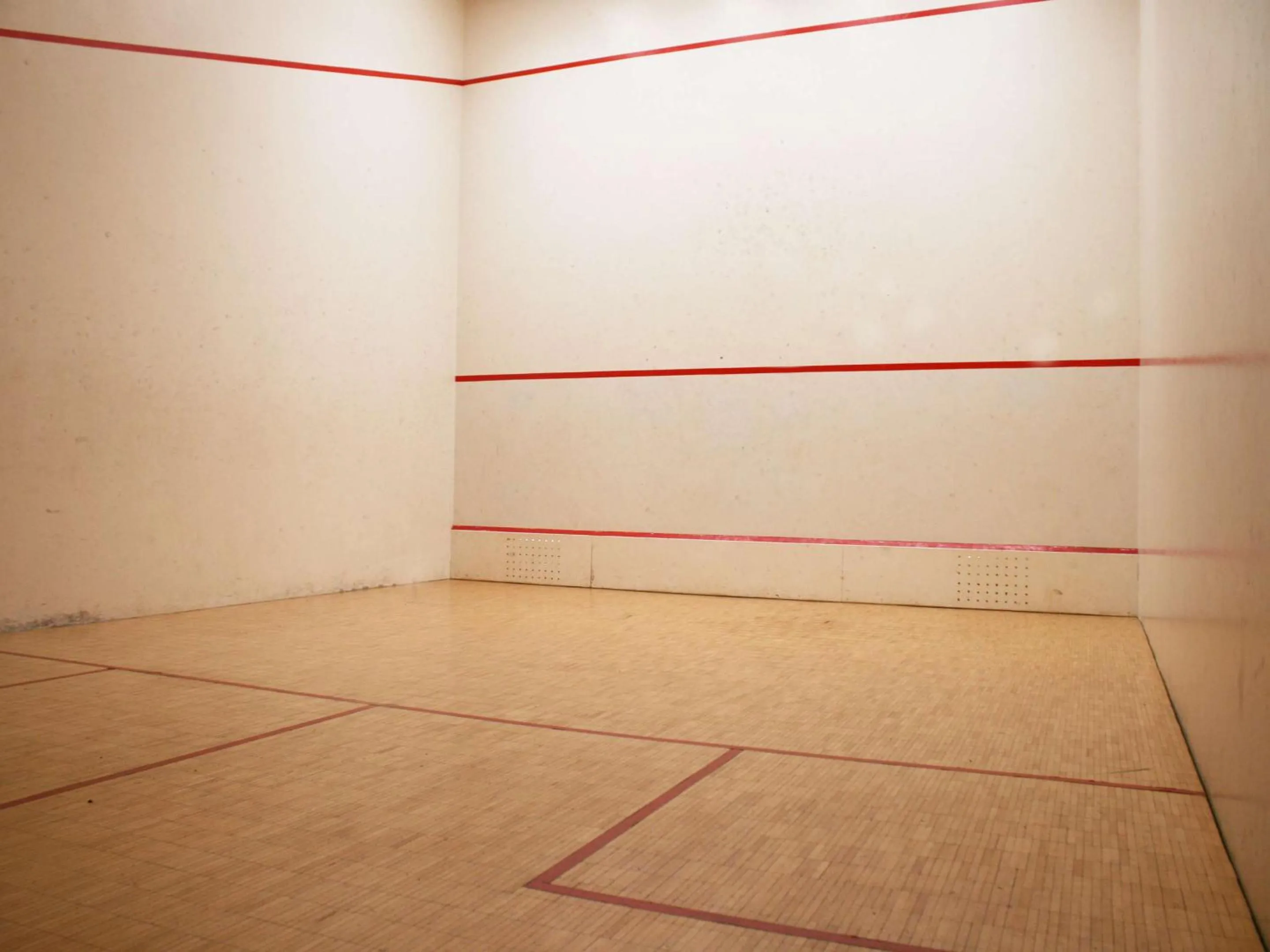 Squash in Equinox Resort