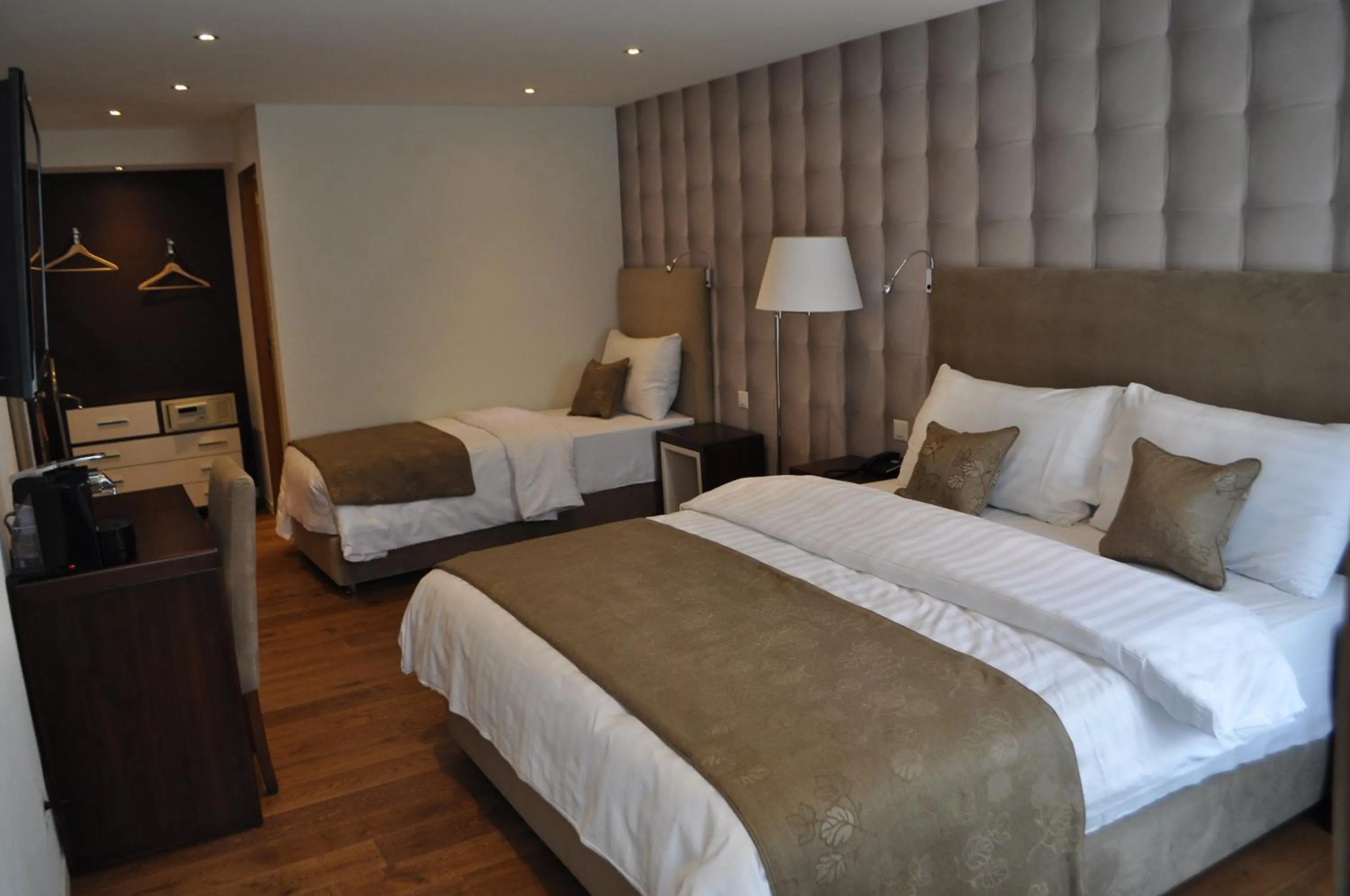 Bed in Hotel de Savoie