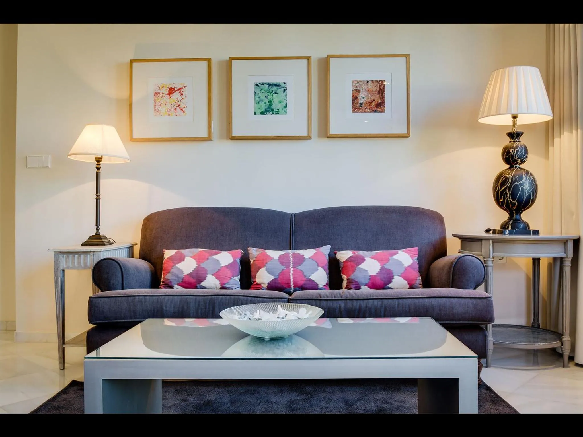 Seating area in Suites Murillo Alcázar
