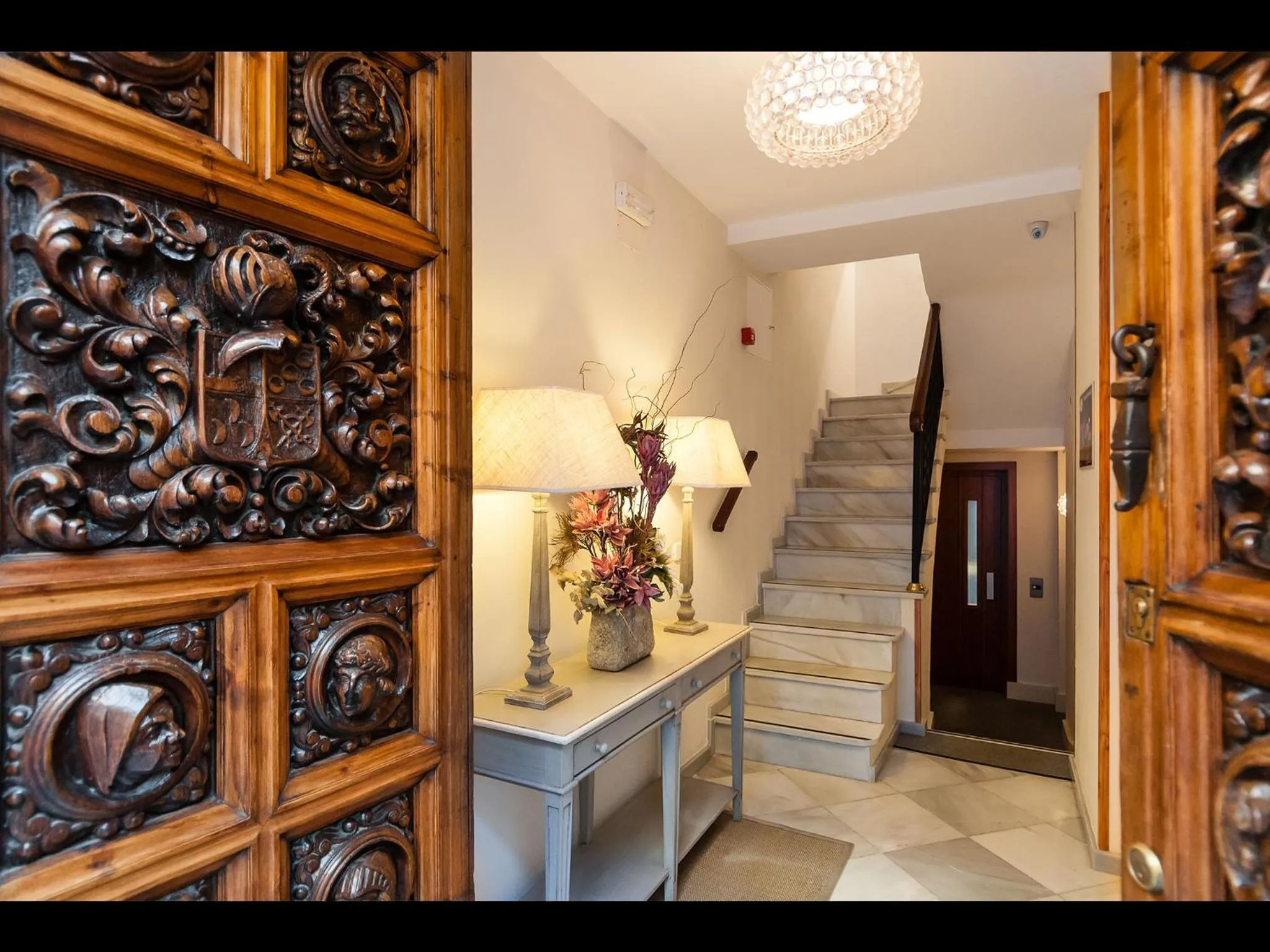 Lobby or reception in Suites Murillo Alcázar