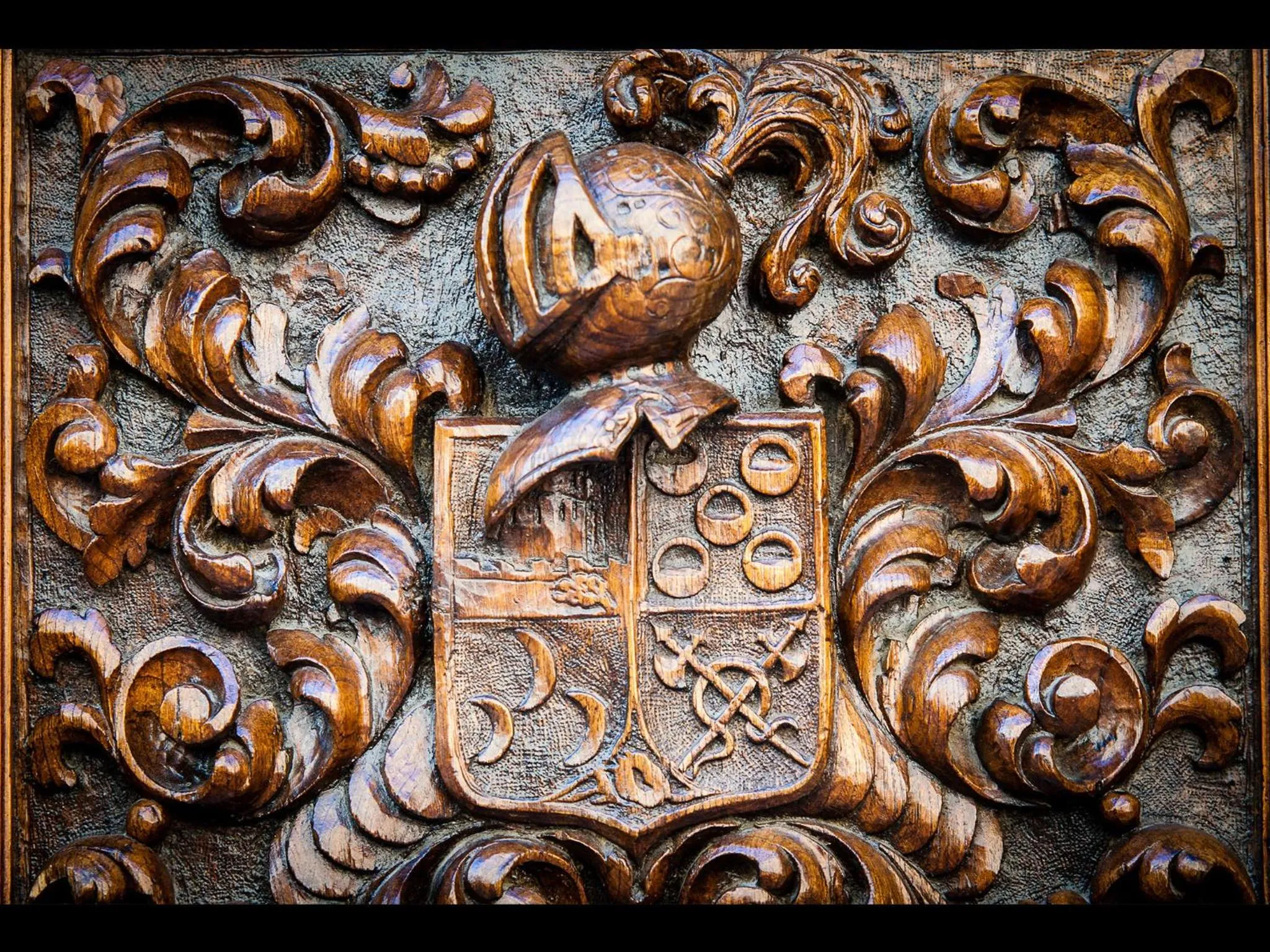 Decorative detail in Suites Murillo Alcázar