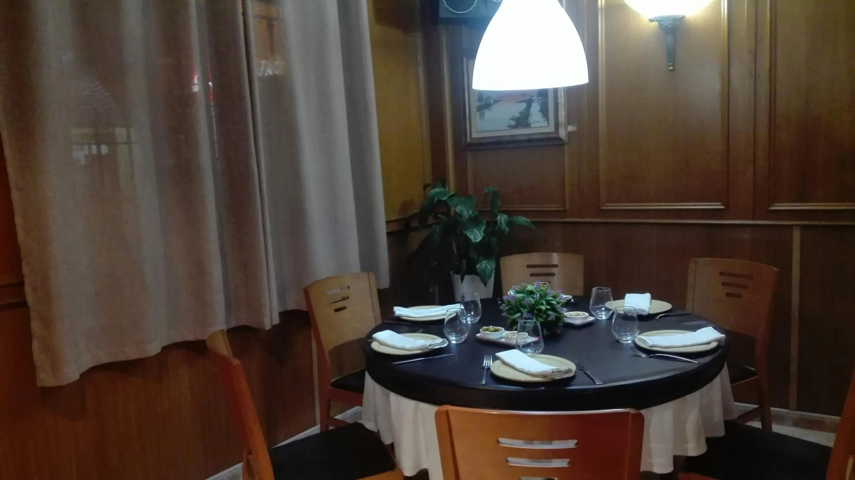 Restaurant/places to eat in Hostal Andrés