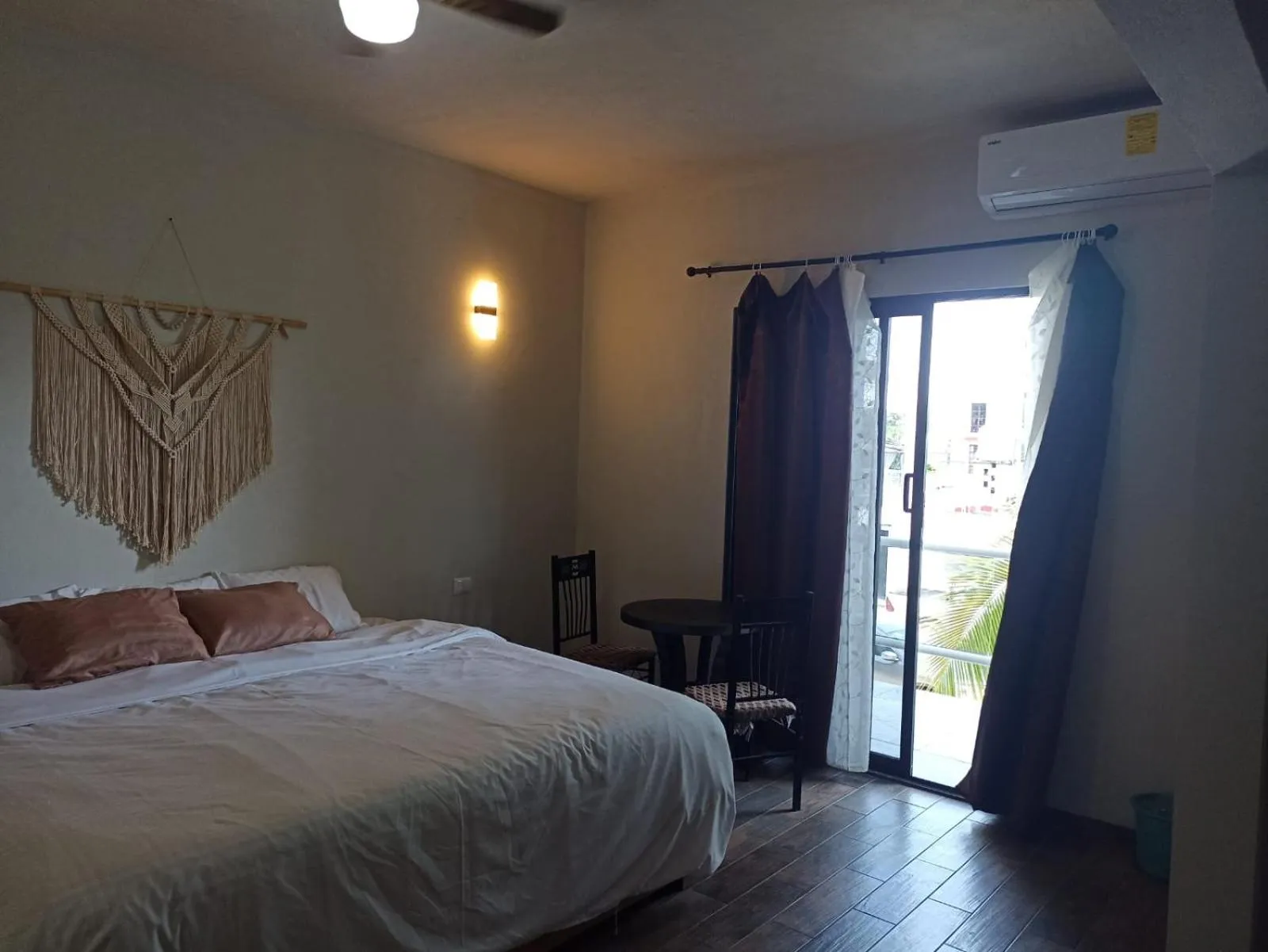 Bed in Hotel & Hostal 230