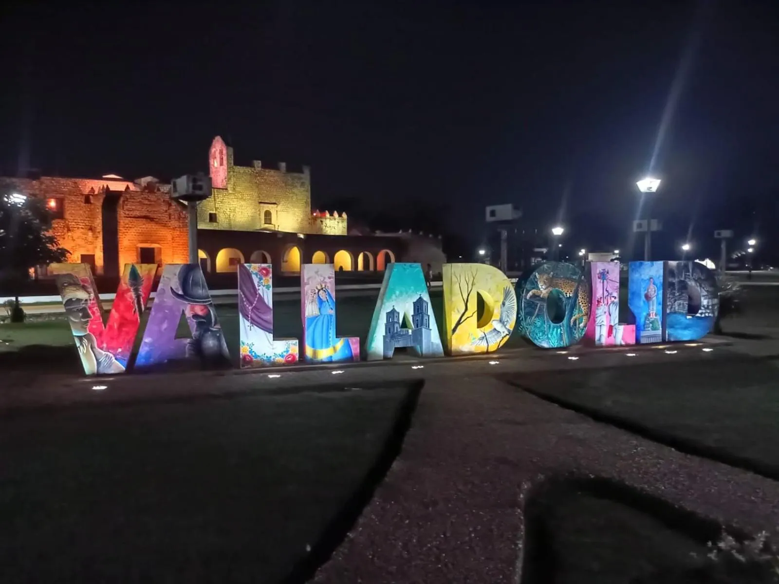 Nearby landmark in Hotel & Hostal 230