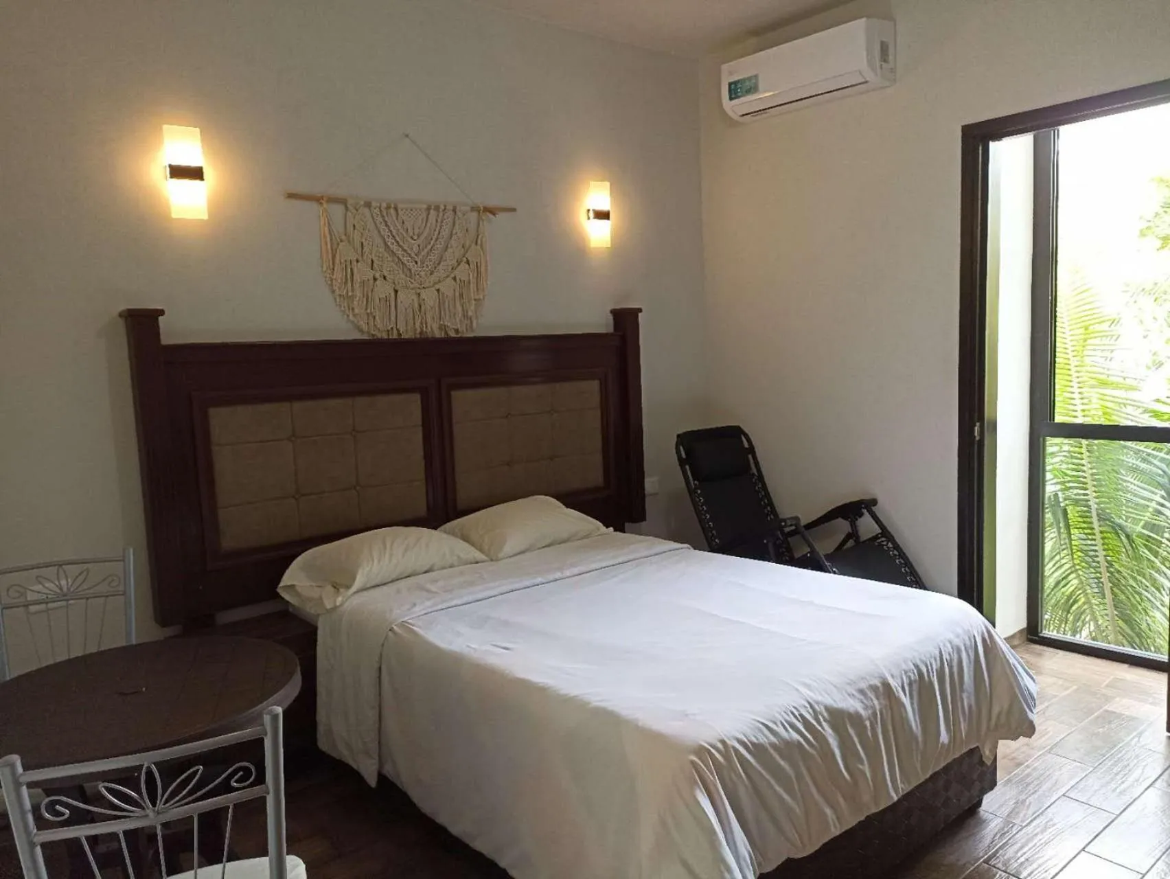 Bed in Hotel & Hostal 230