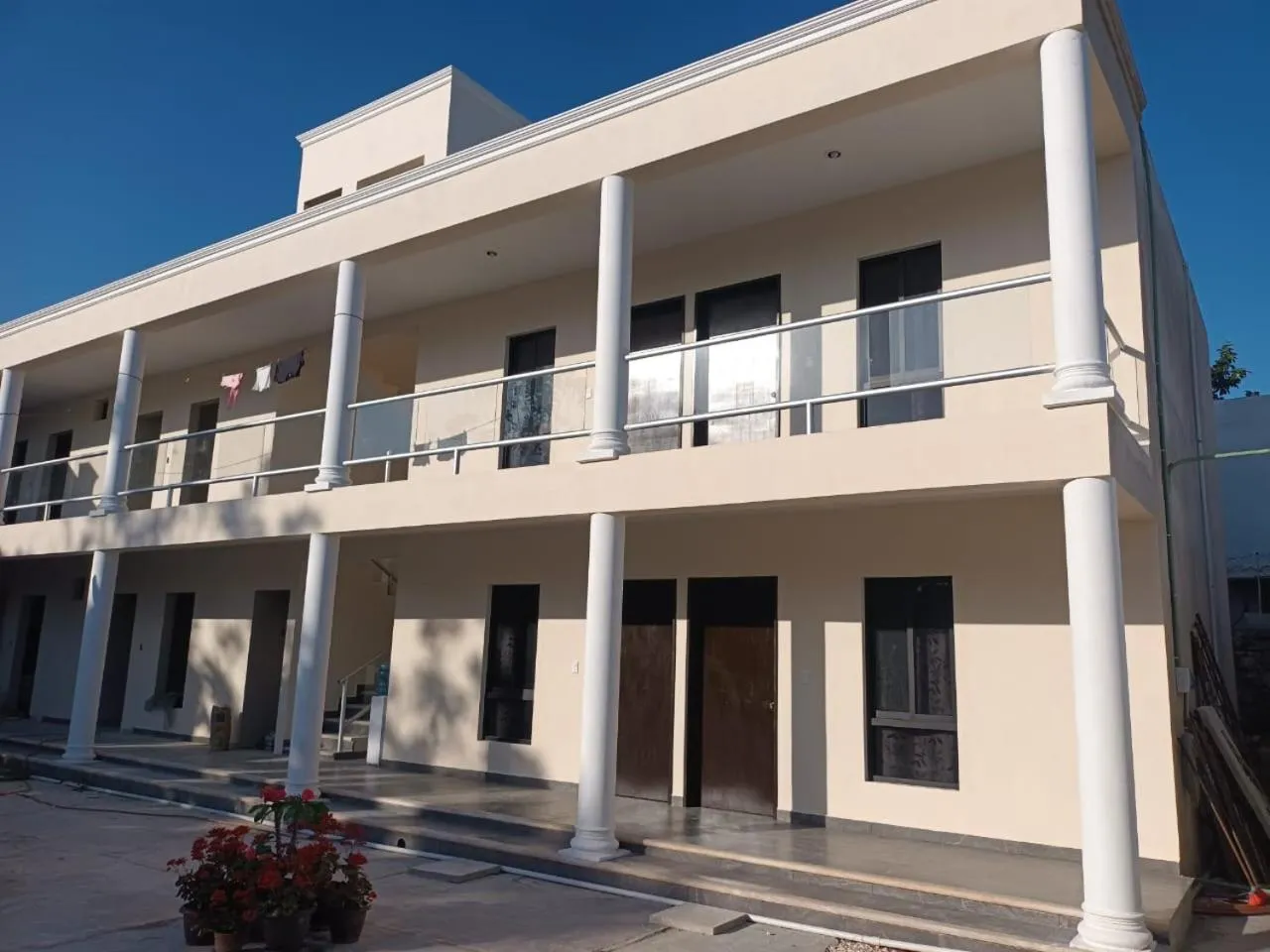 Property building in Hotel & Hostal 230