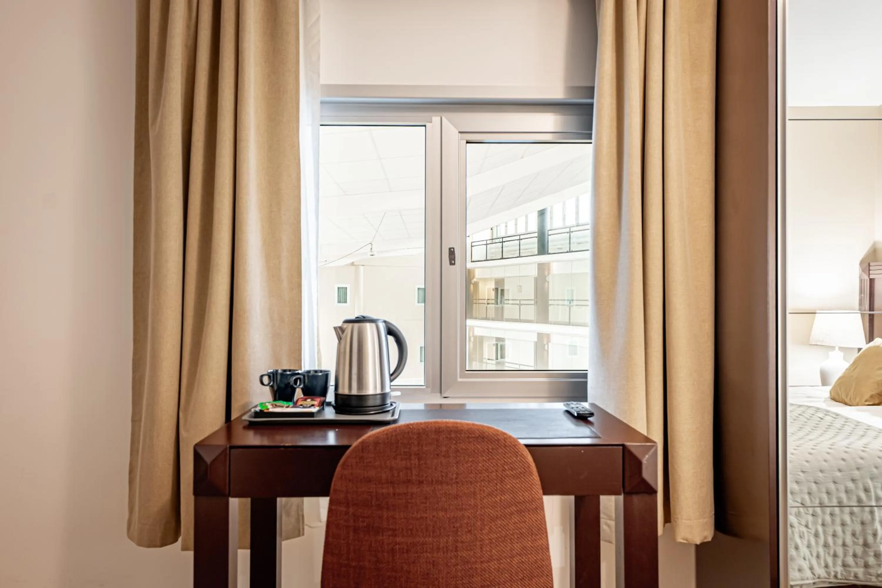 Coffee/tea facilities, Bed in Solna Park & Hotel