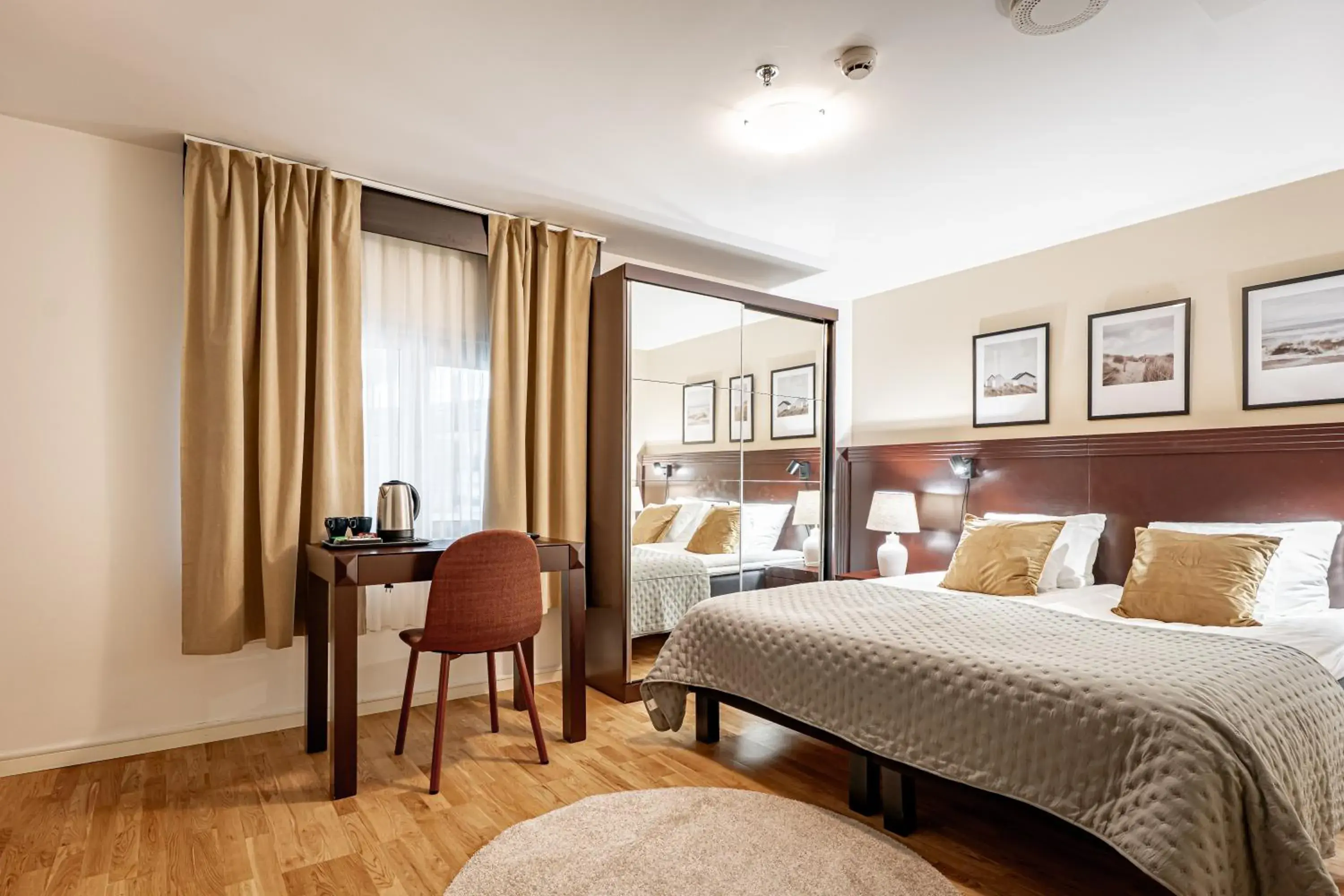 Atrium Medium - View to Lobby in Solna Park & Hotel Atrium Medium - View to Lobby in Solna Park & Hotel