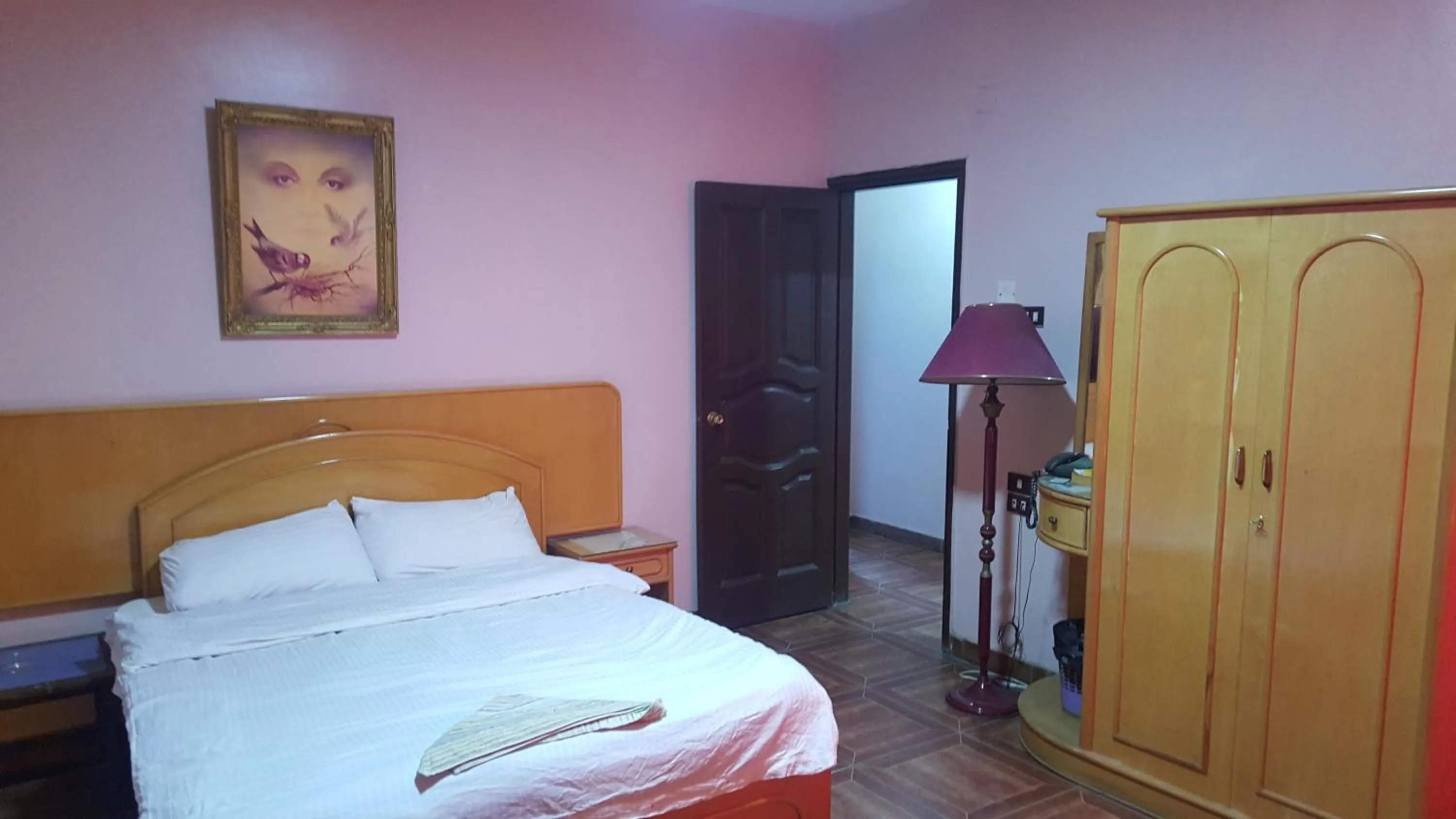 Bed in High way Hotel