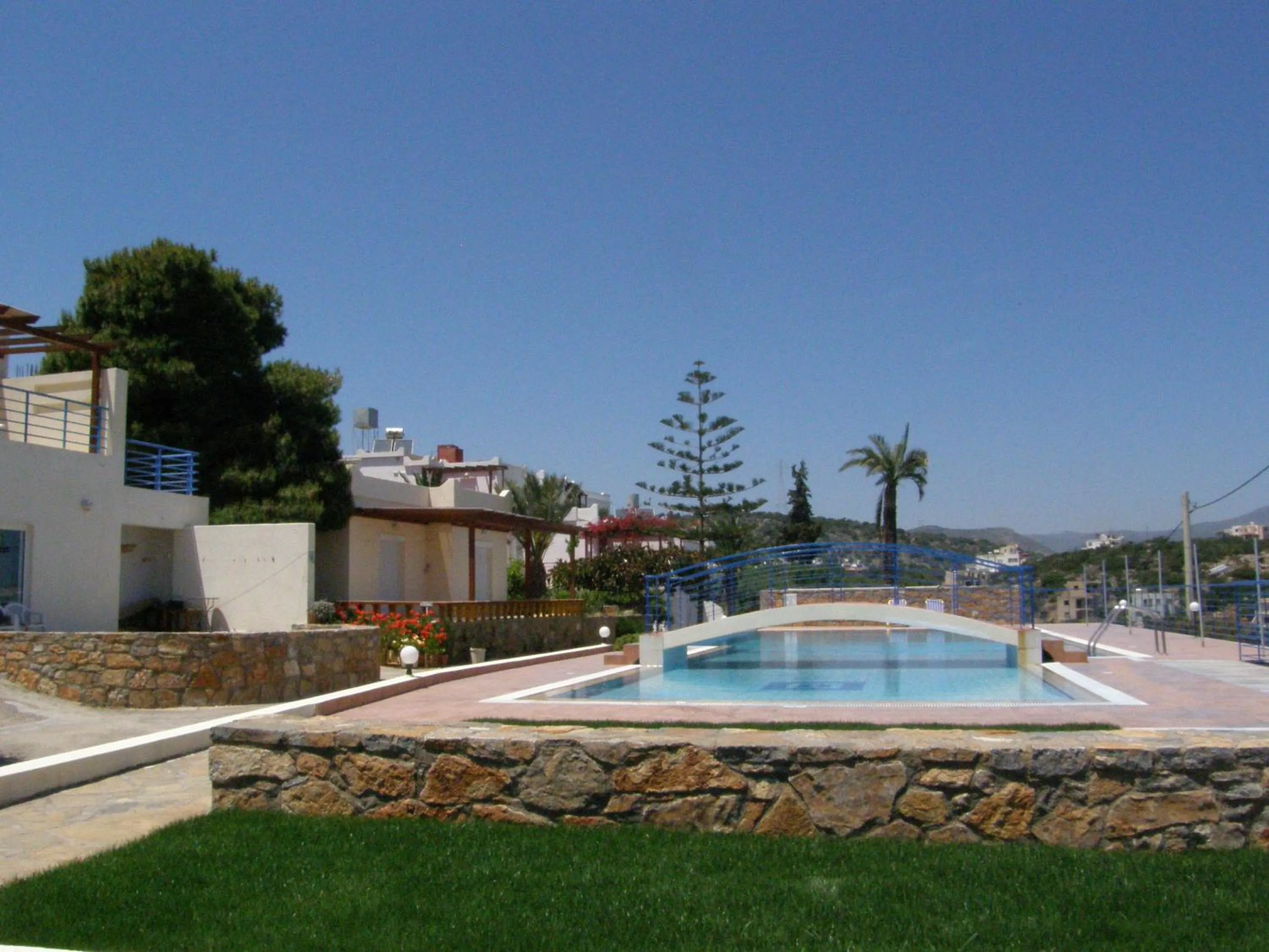 Swimming pool in Poppy Villas
