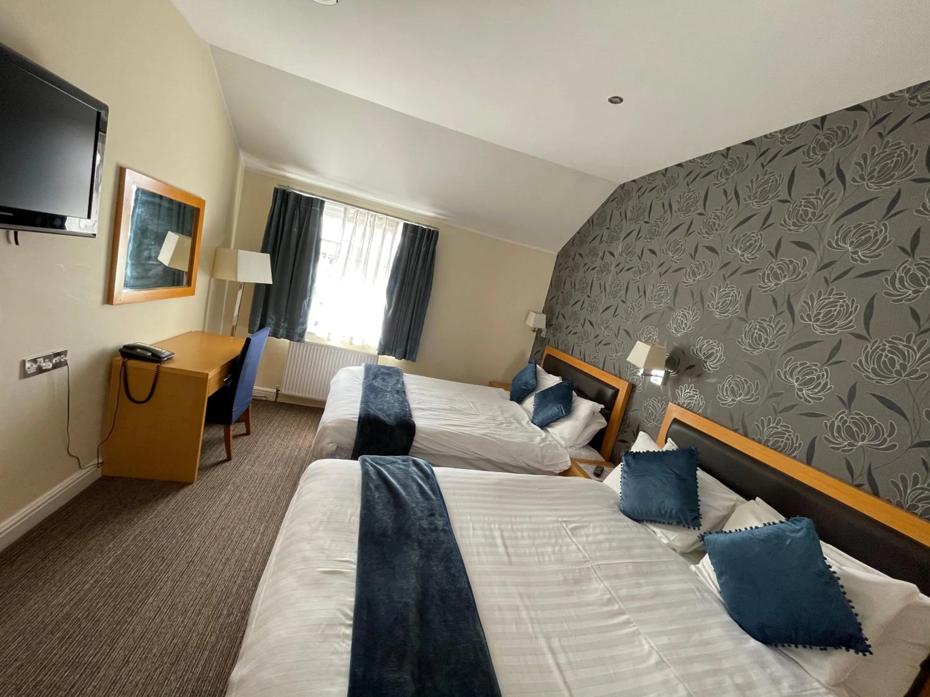 Bed in Iris Hotel Llandudno