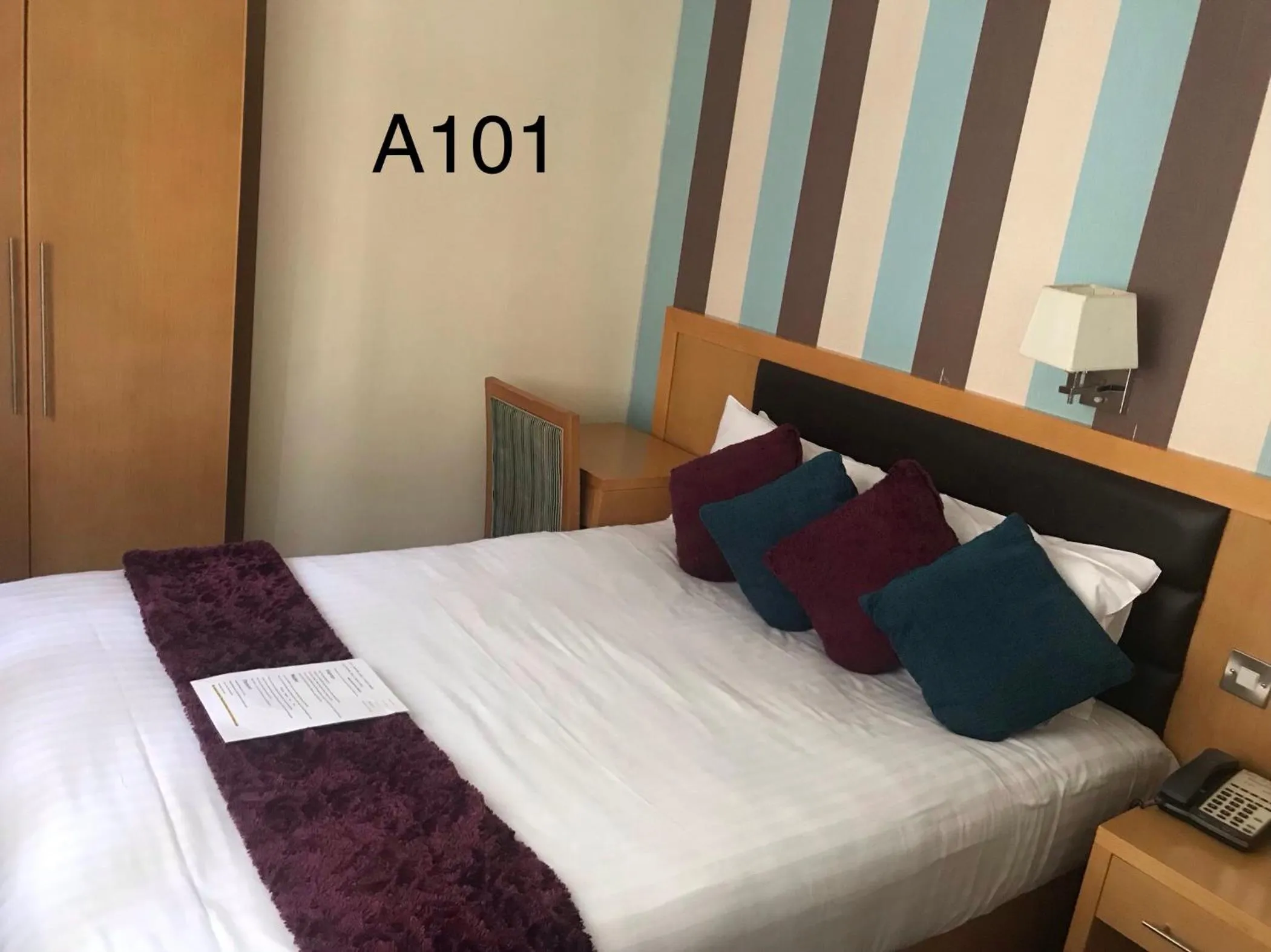 Bed in Iris Hotel Llandudno