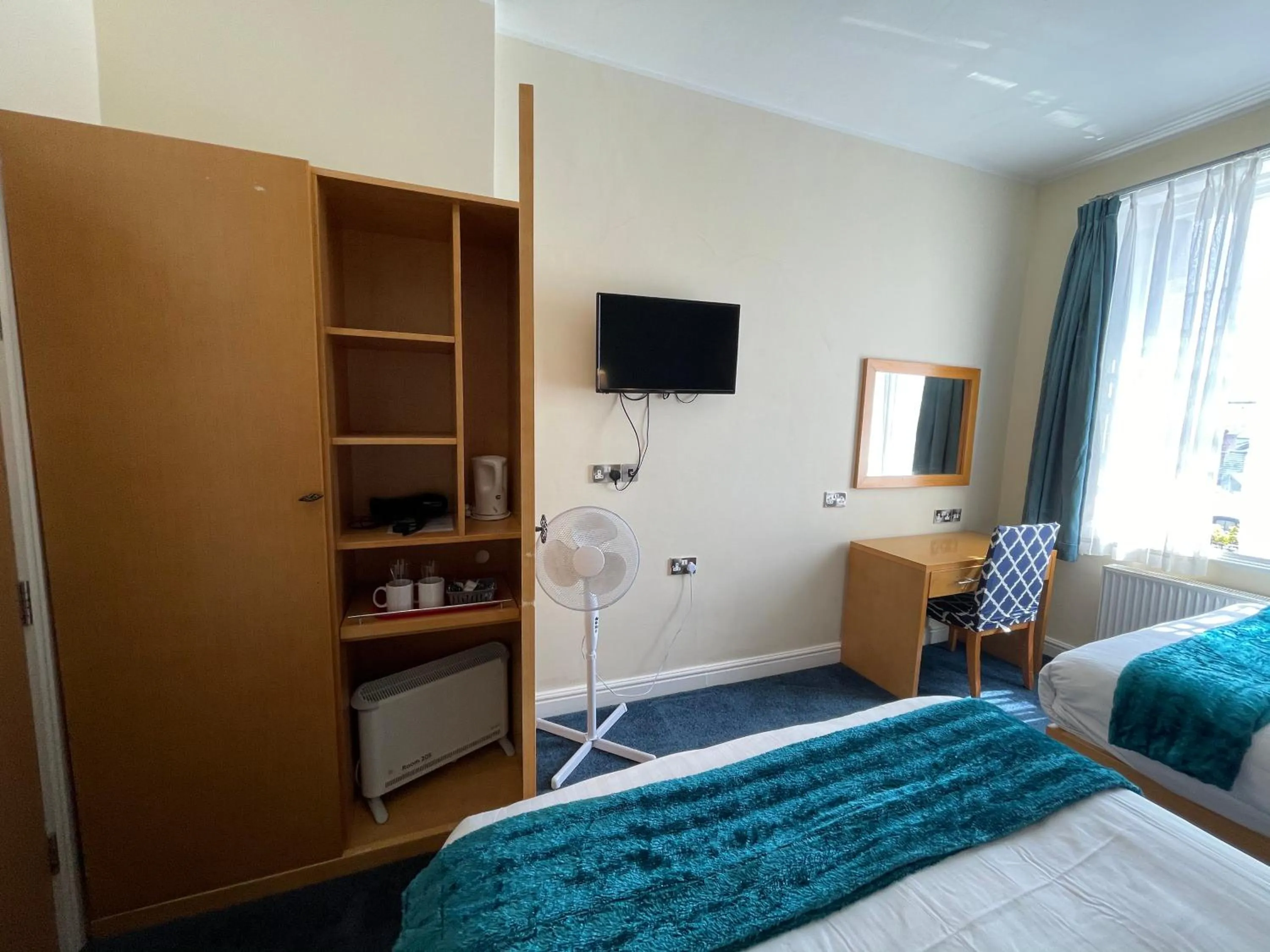 Bed in Iris Hotel Llandudno