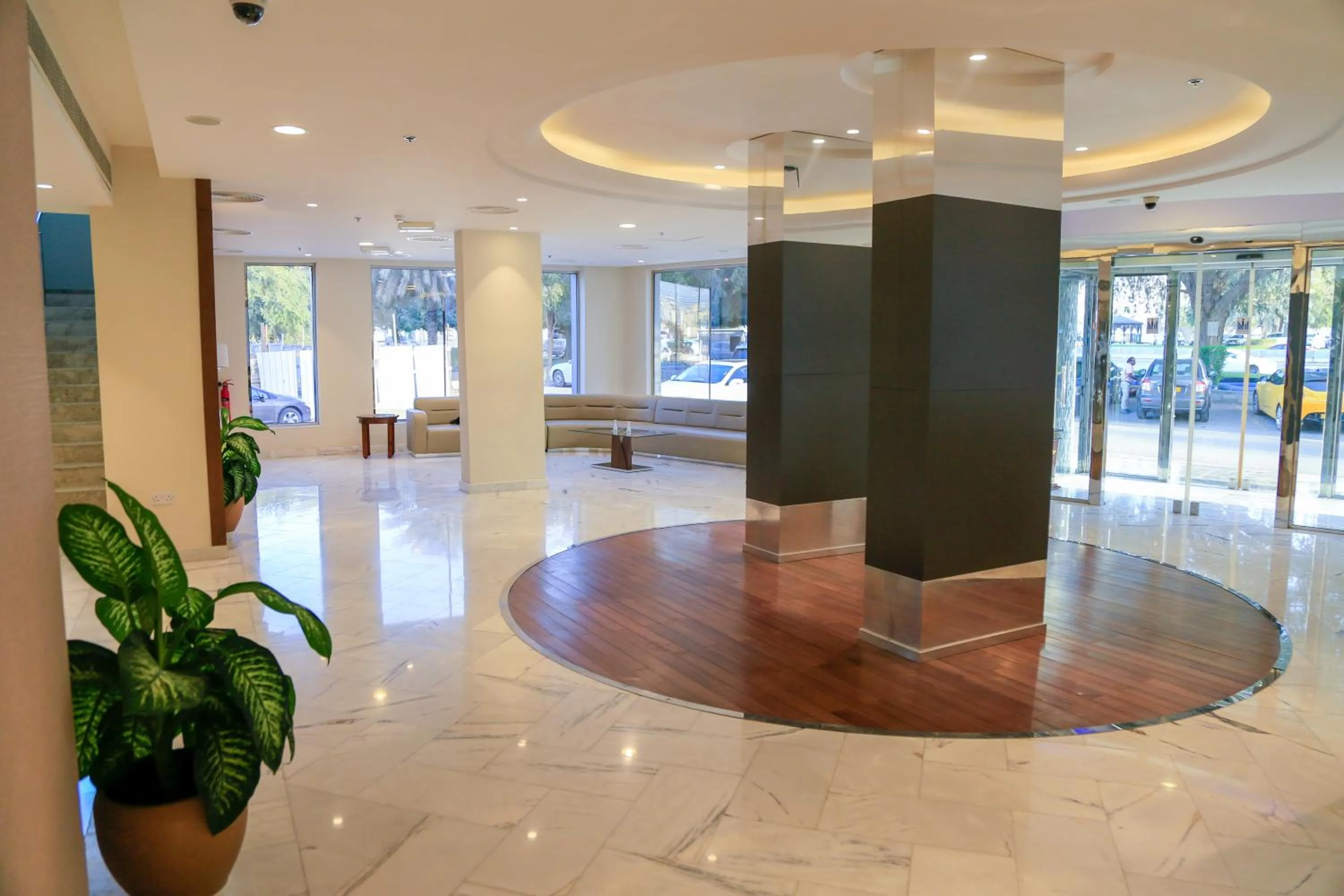 Nightclub / DJ in Muscat Inn Hotel