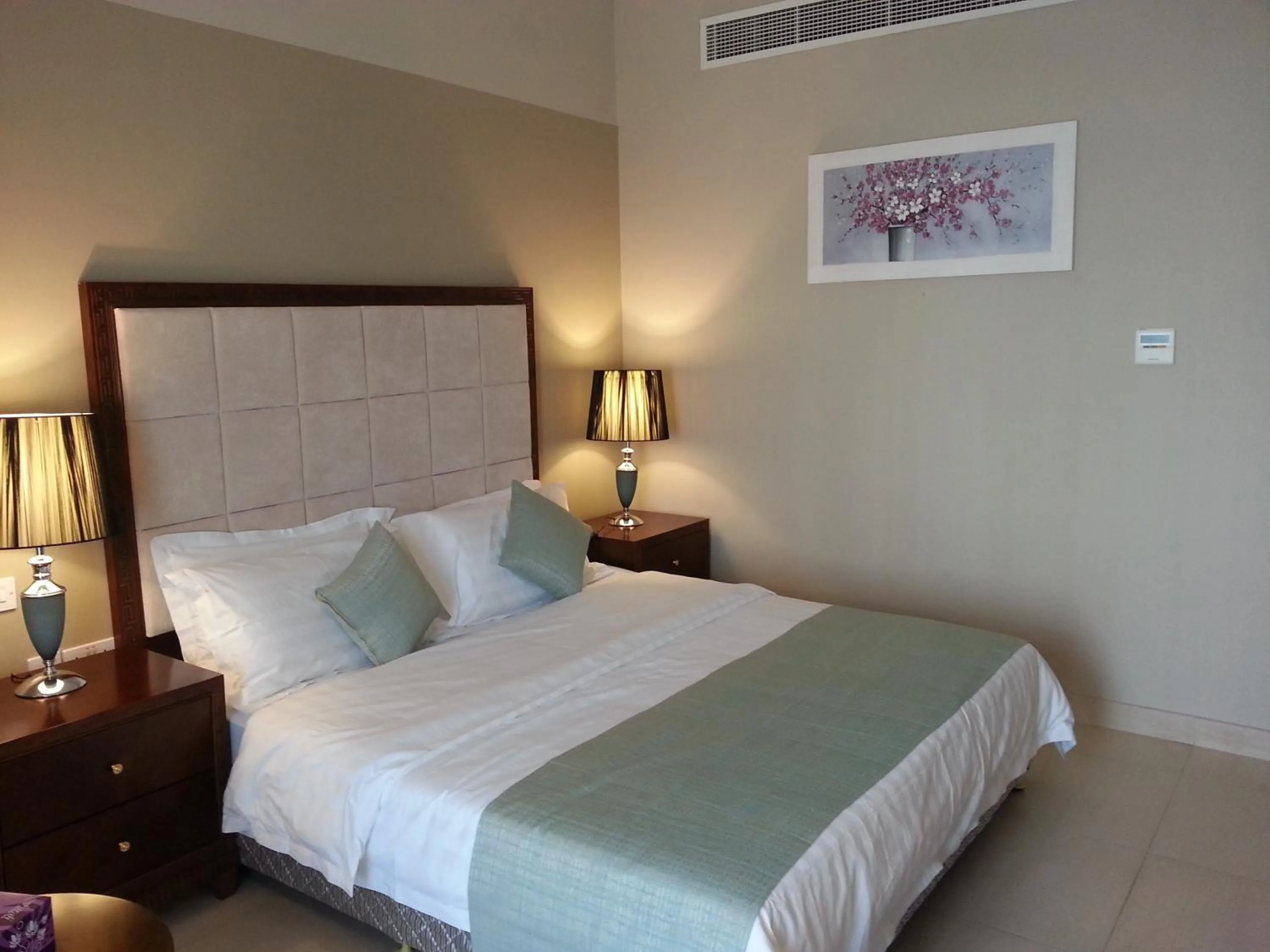 Bed in Muscat Inn Hotel