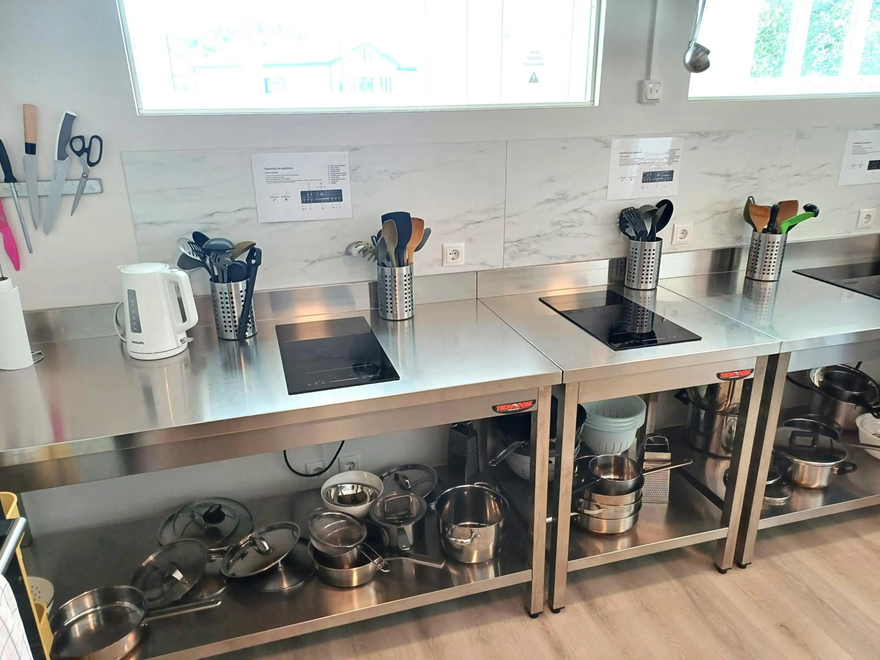 Communal kitchen in Lyngás Guesthouse