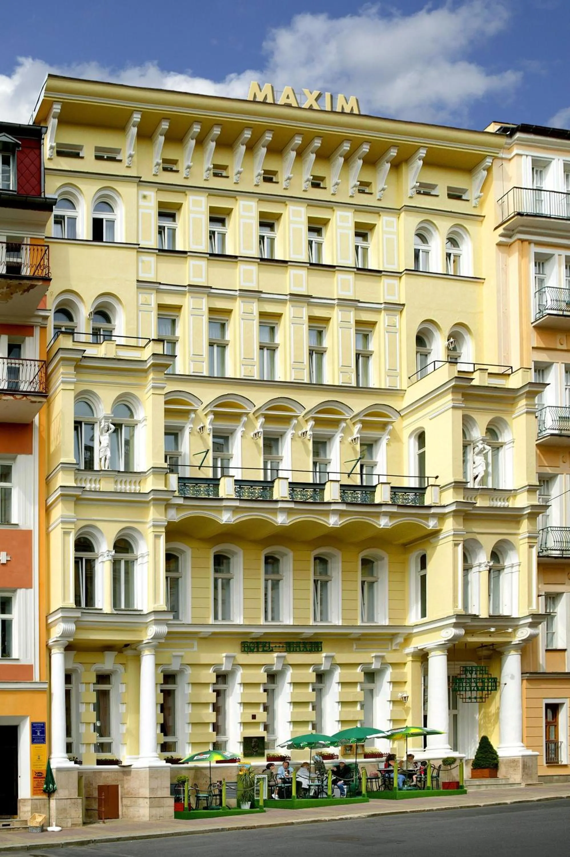 Property building in Hotel Maxim