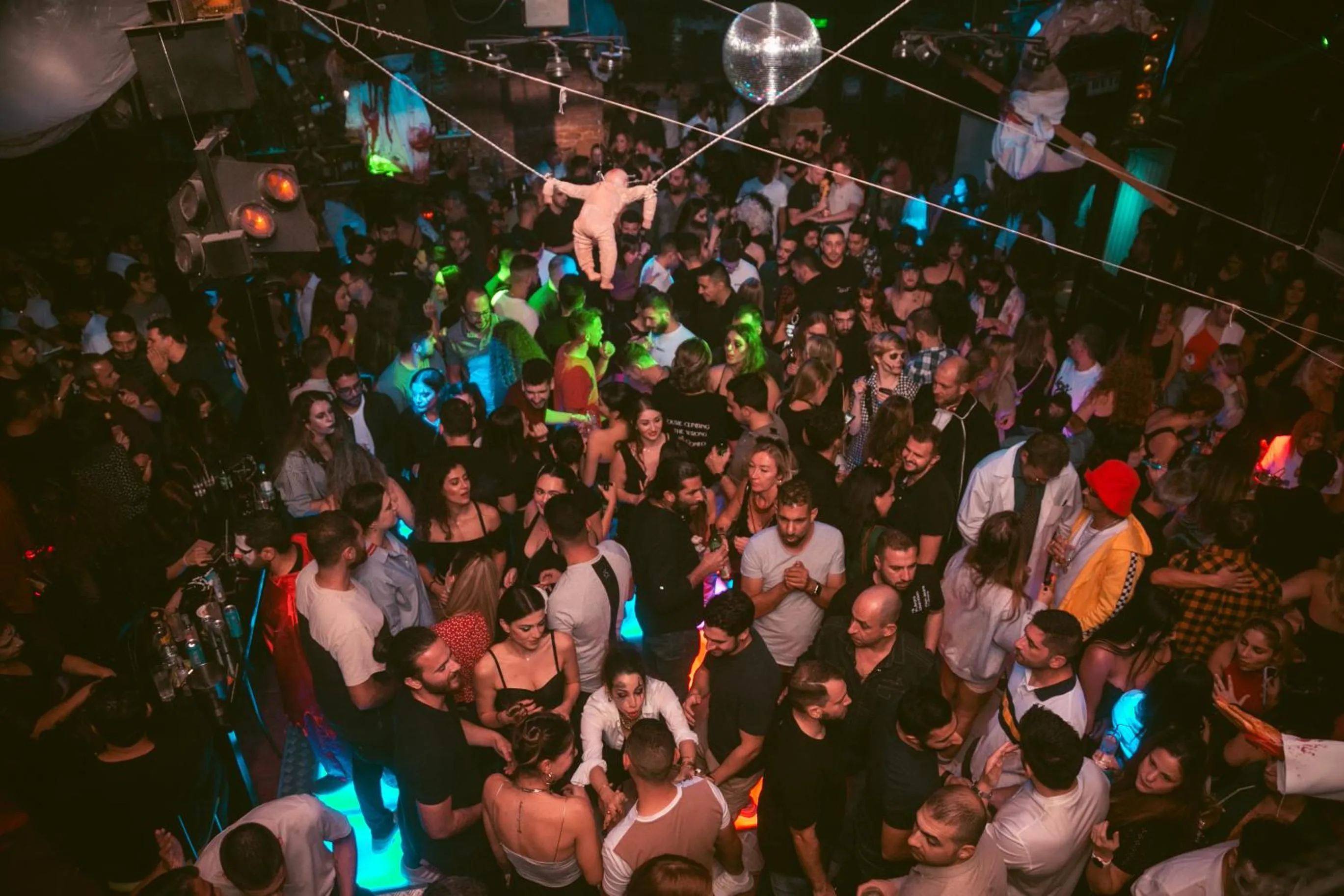 Nightclub / DJ in Metropole Hotel