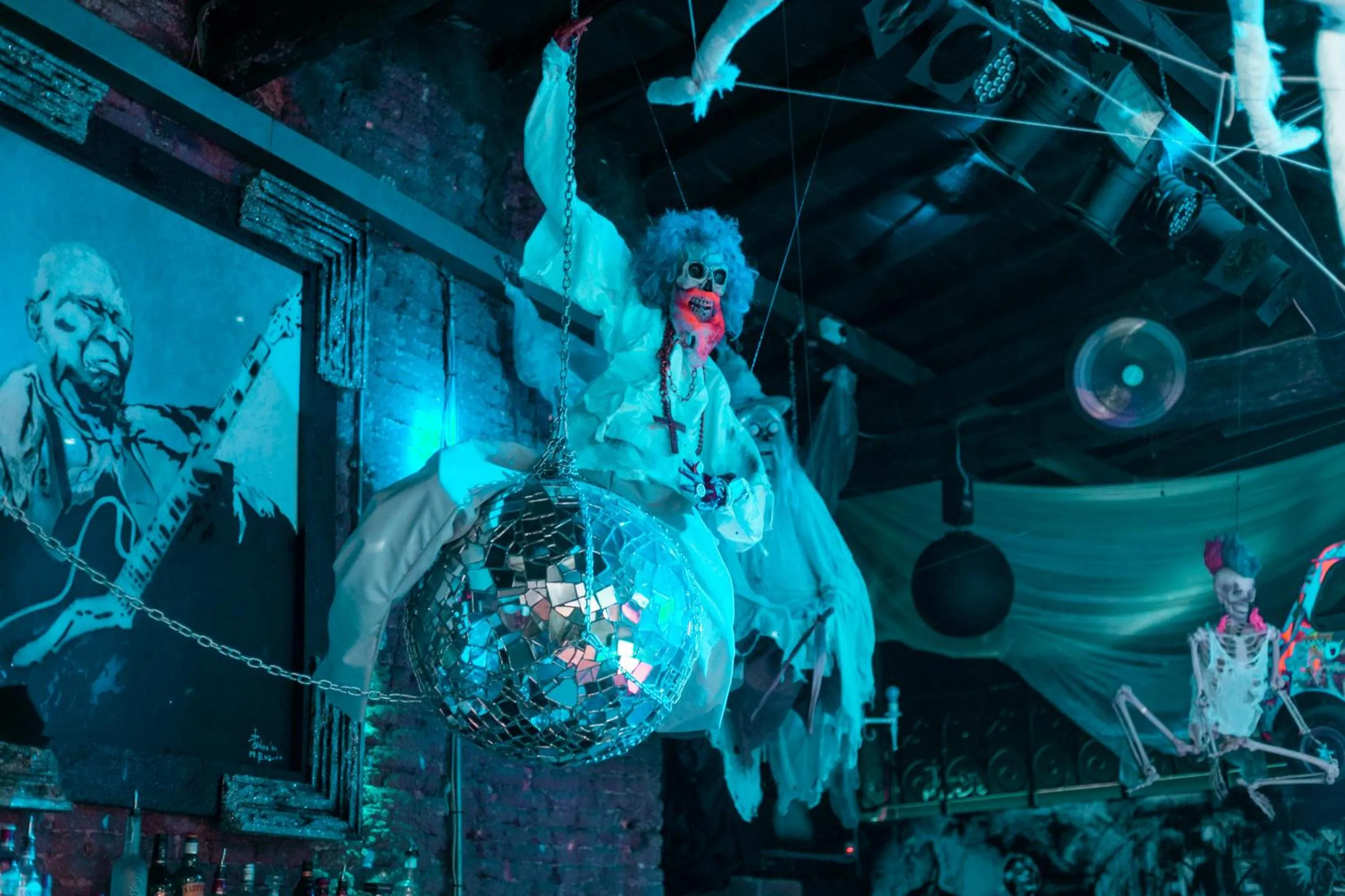 Nightclub / DJ in Metropole Hotel