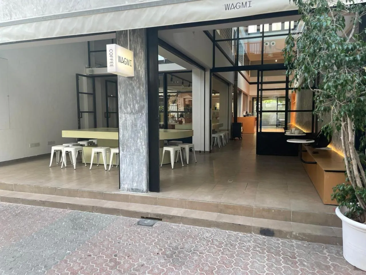 Coffee/tea facilities in Metropole Hotel