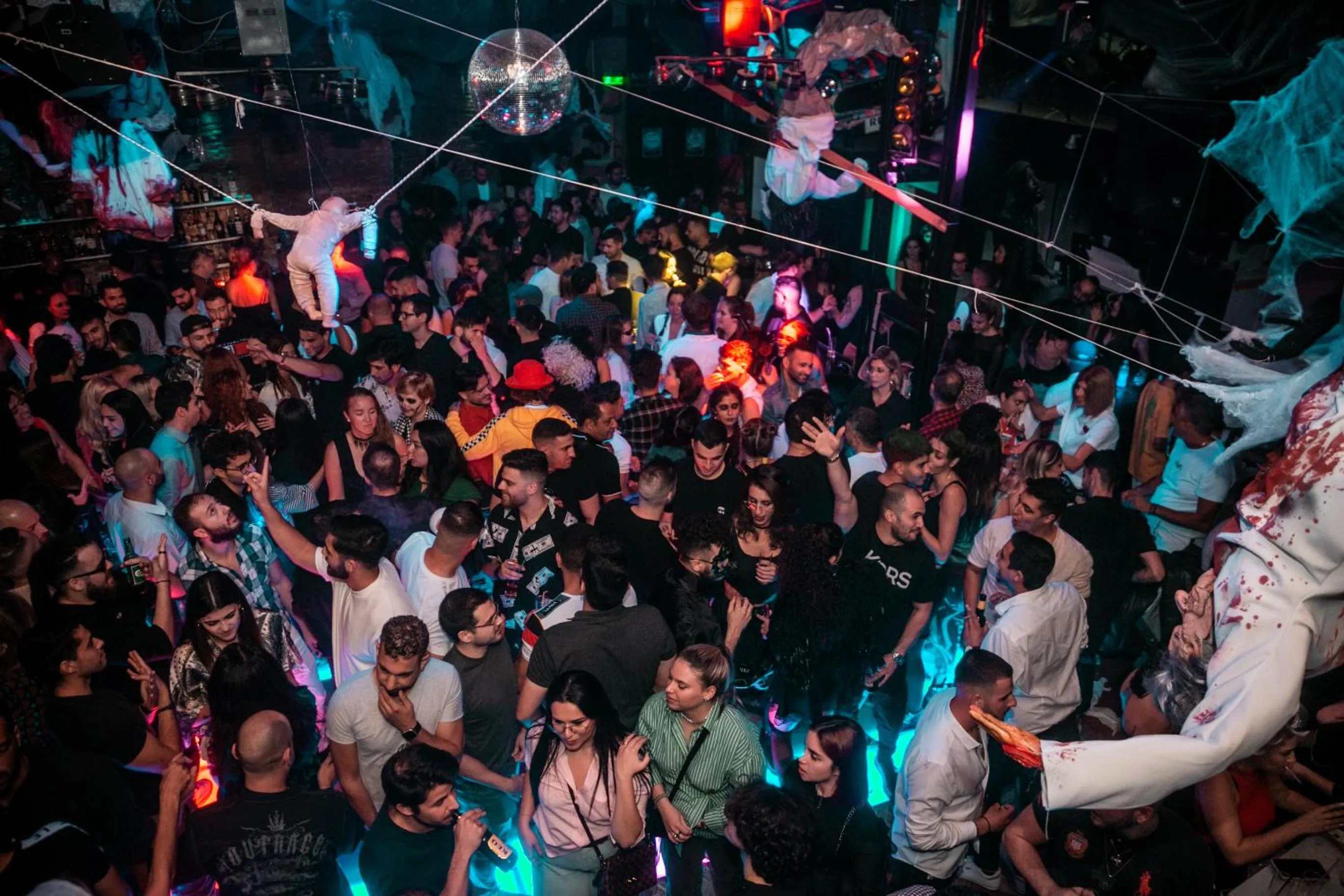 Nightclub / DJ in Metropole Hotel