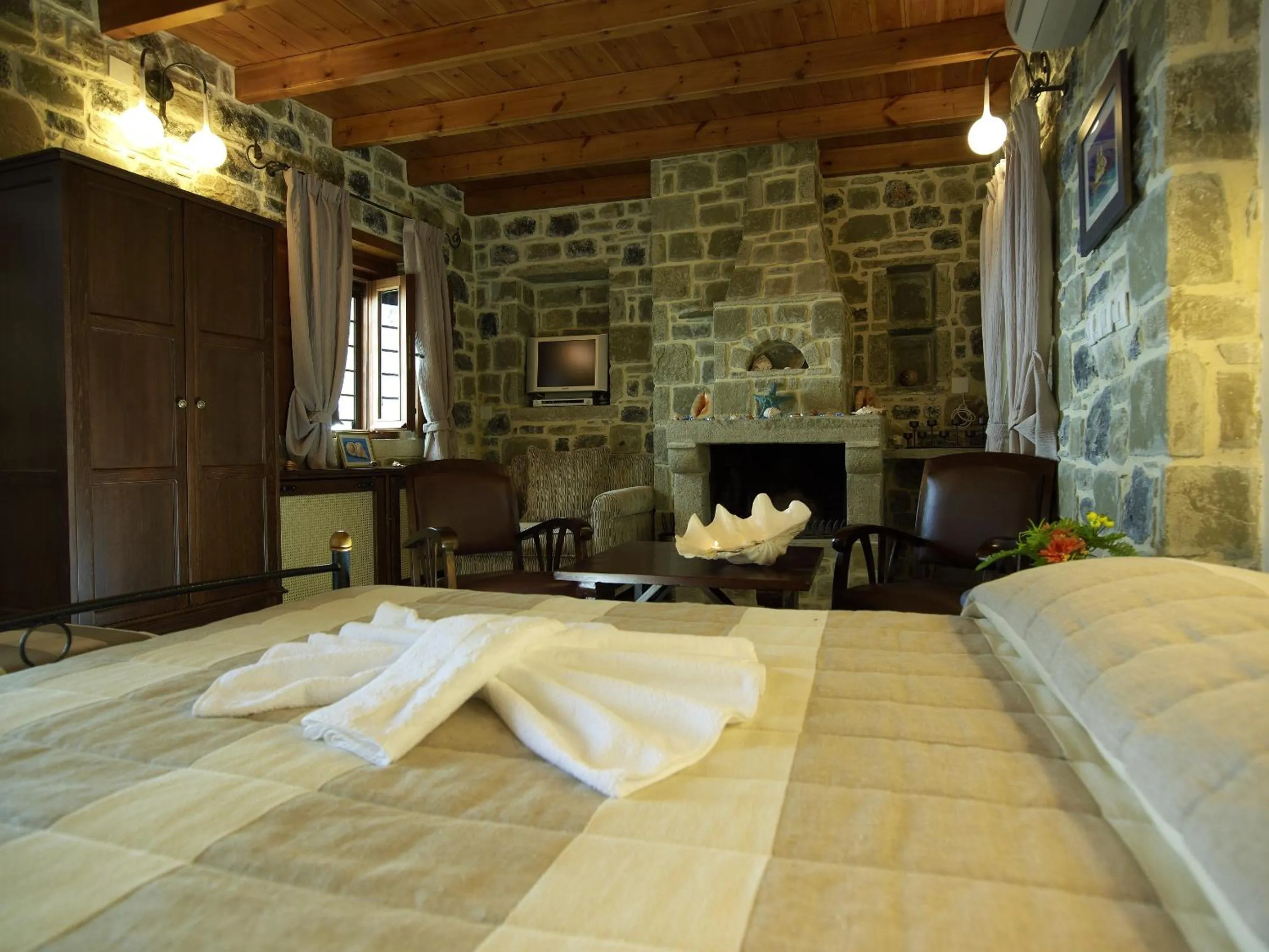 Bedroom, Bed in Diktynna Traditional Villas
