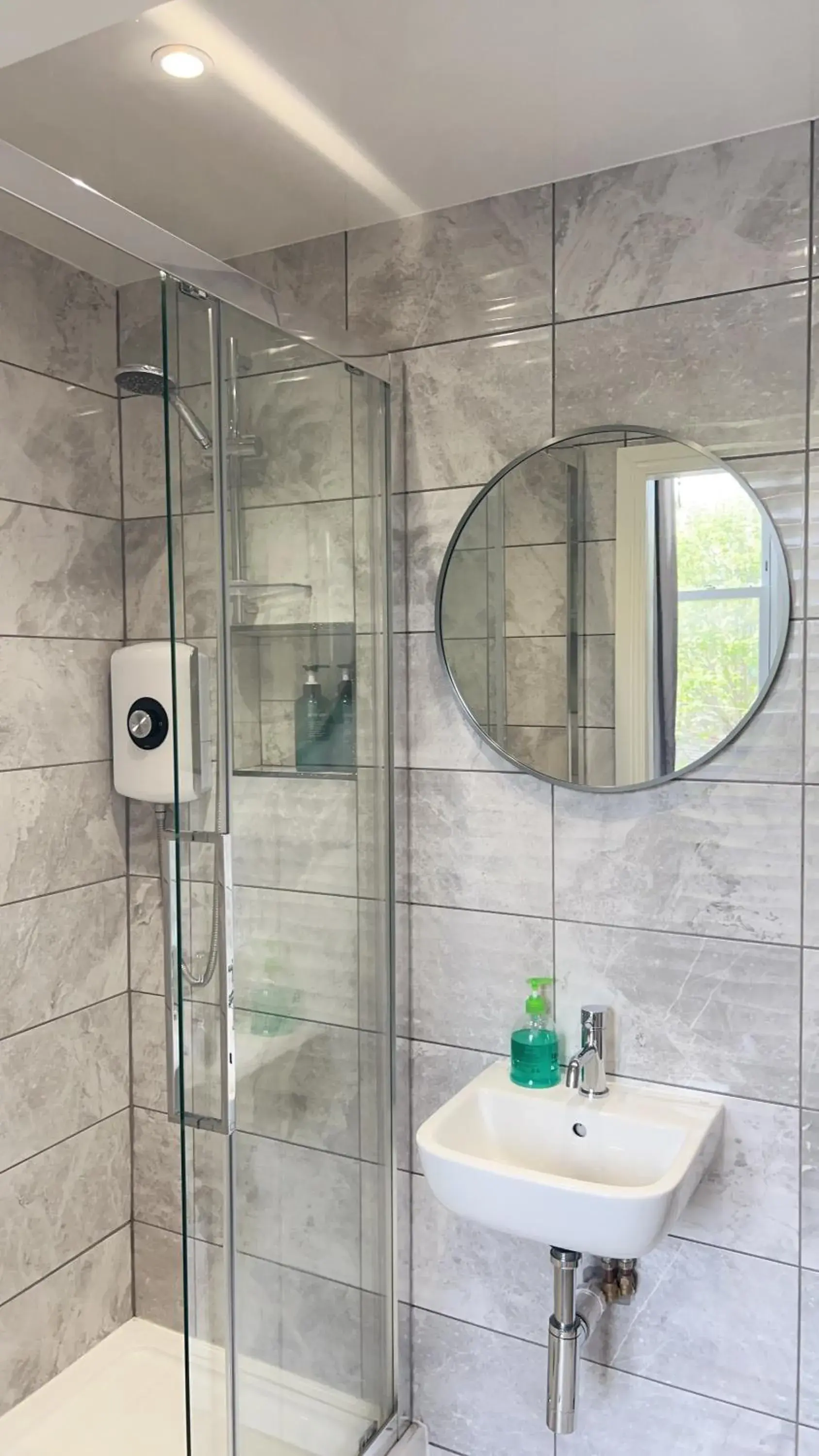 Deluxe Double or Twin Room in Alexander Guest House Deluxe Double or Twin Room in Alexander Guest House