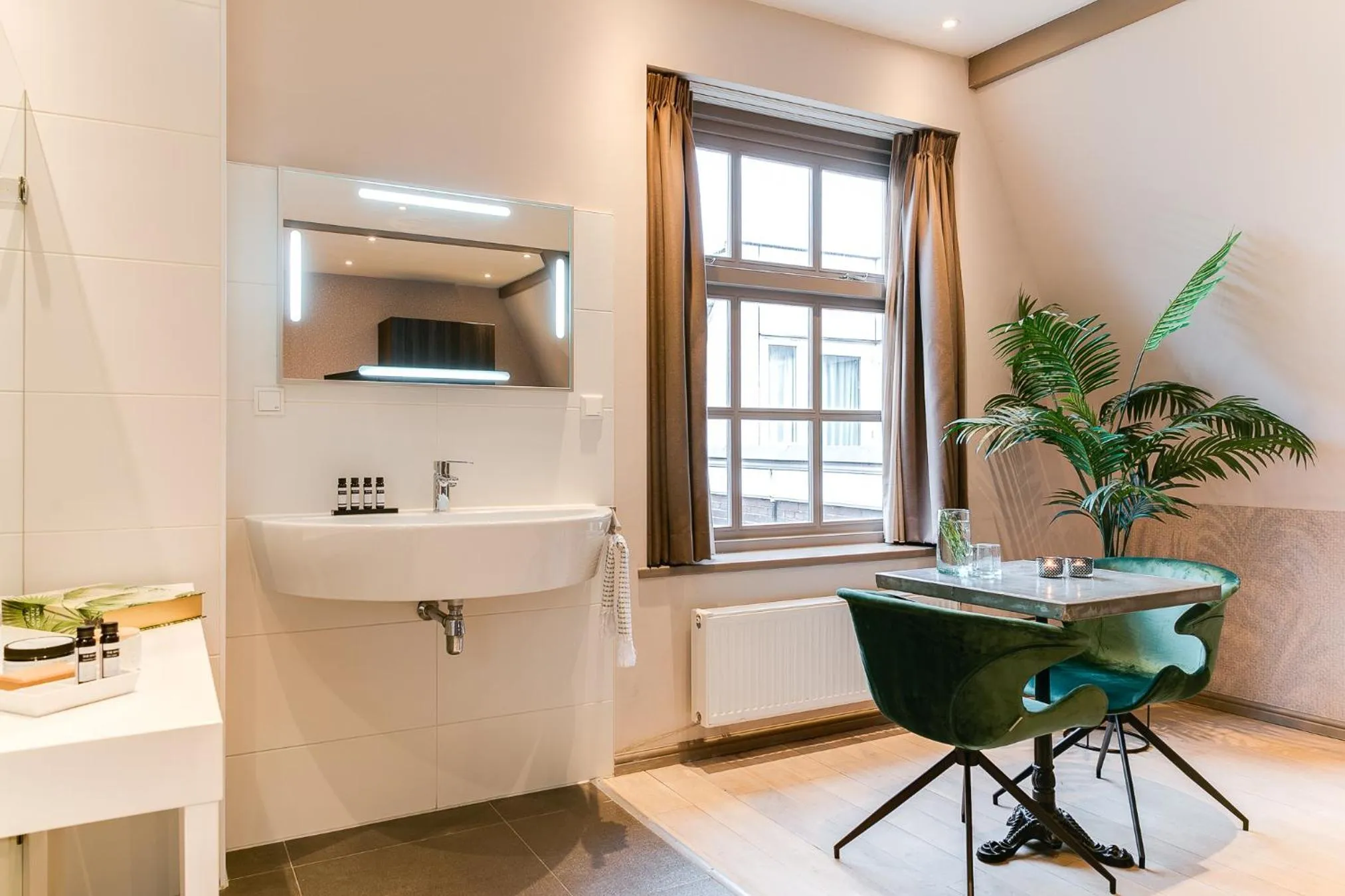 Photo of the whole room in Brasss Hotel Suites