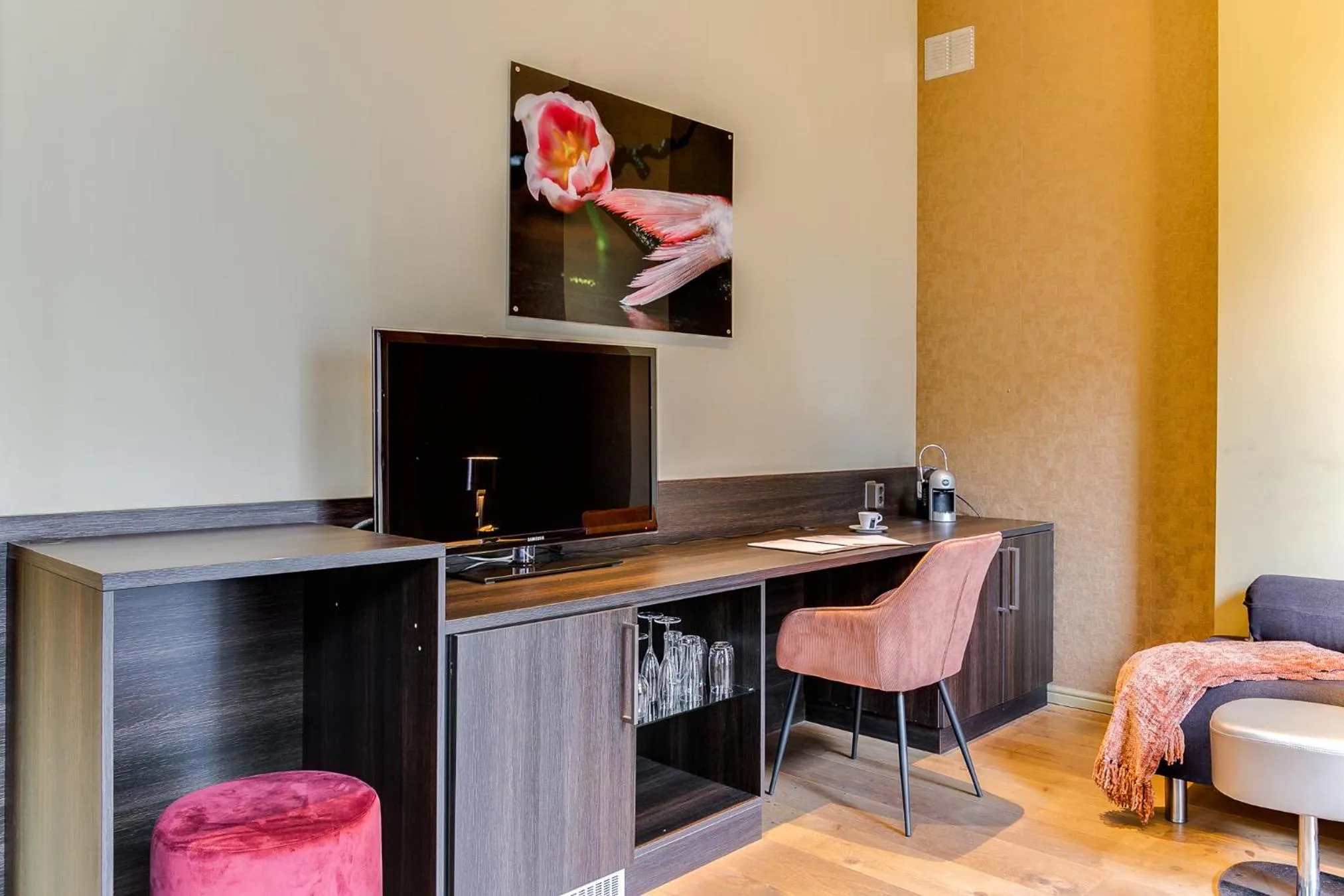 Seating area in Brasss Hotel Suites