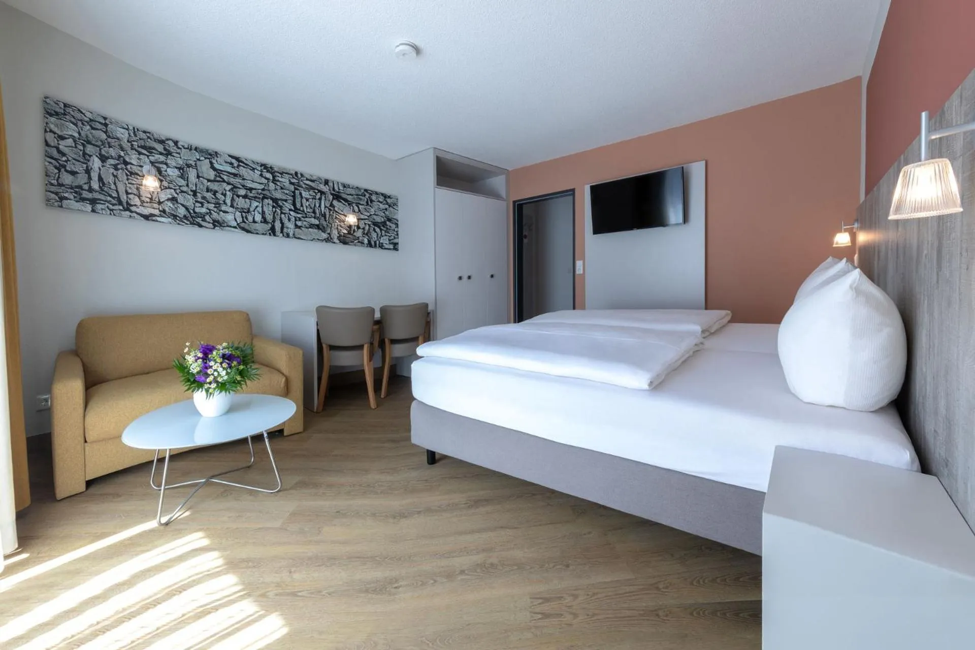 Photo of the whole room, Bed in Michels Gästehaus Meerzeit