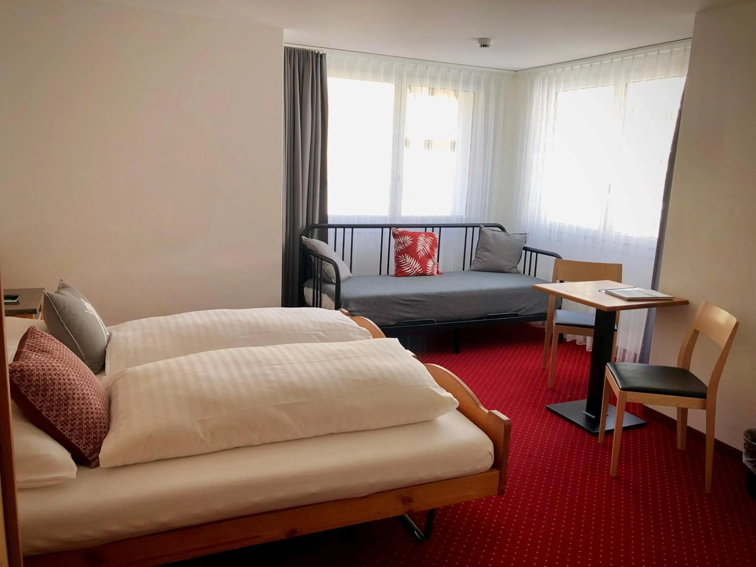 Photo of the whole room, Bed in Hotel Crystal