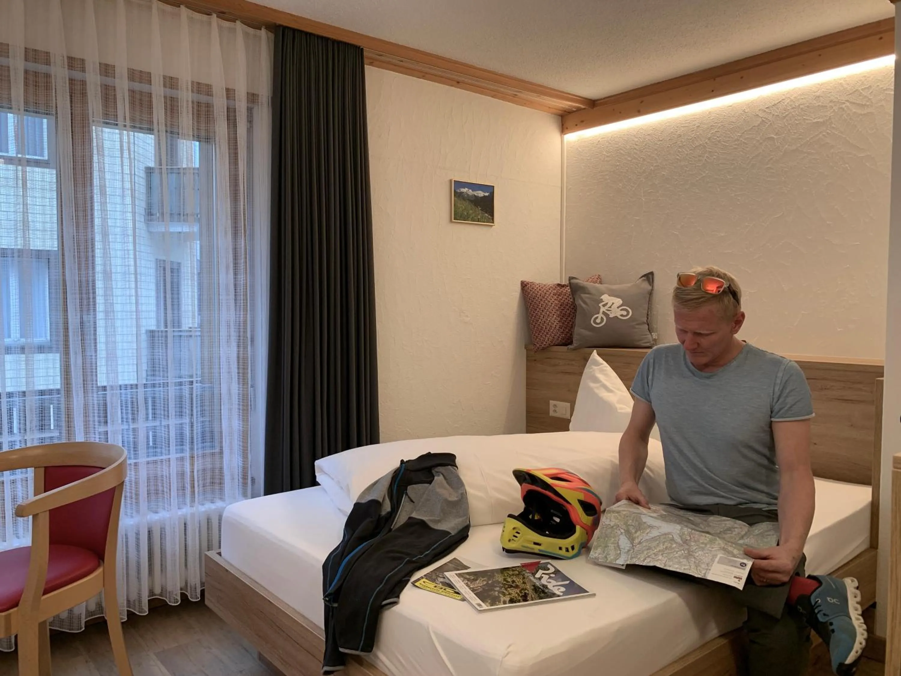 Photo of the whole room, Bed in Hotel Crystal