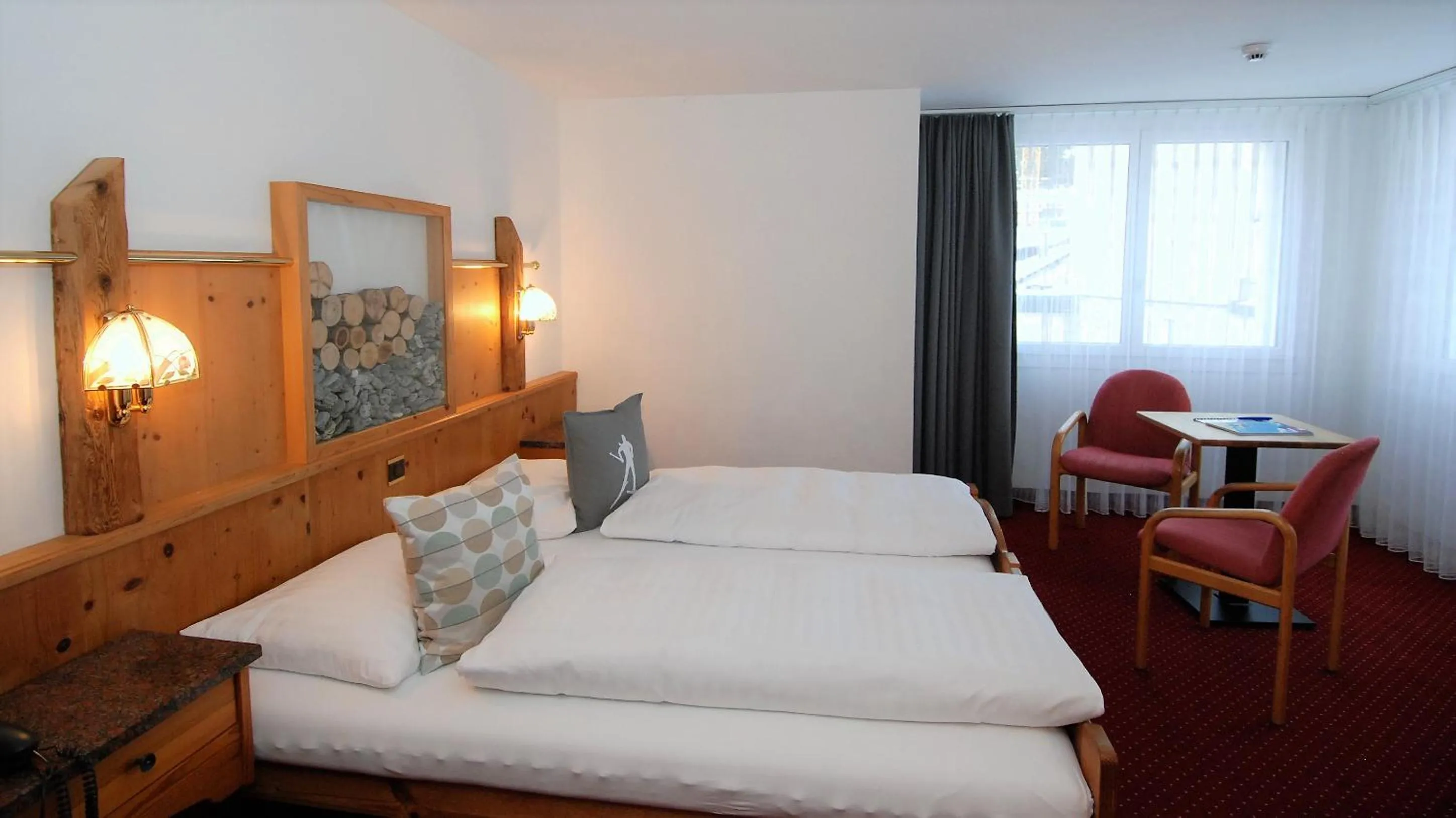 Photo of the whole room, Bed in Hotel Crystal