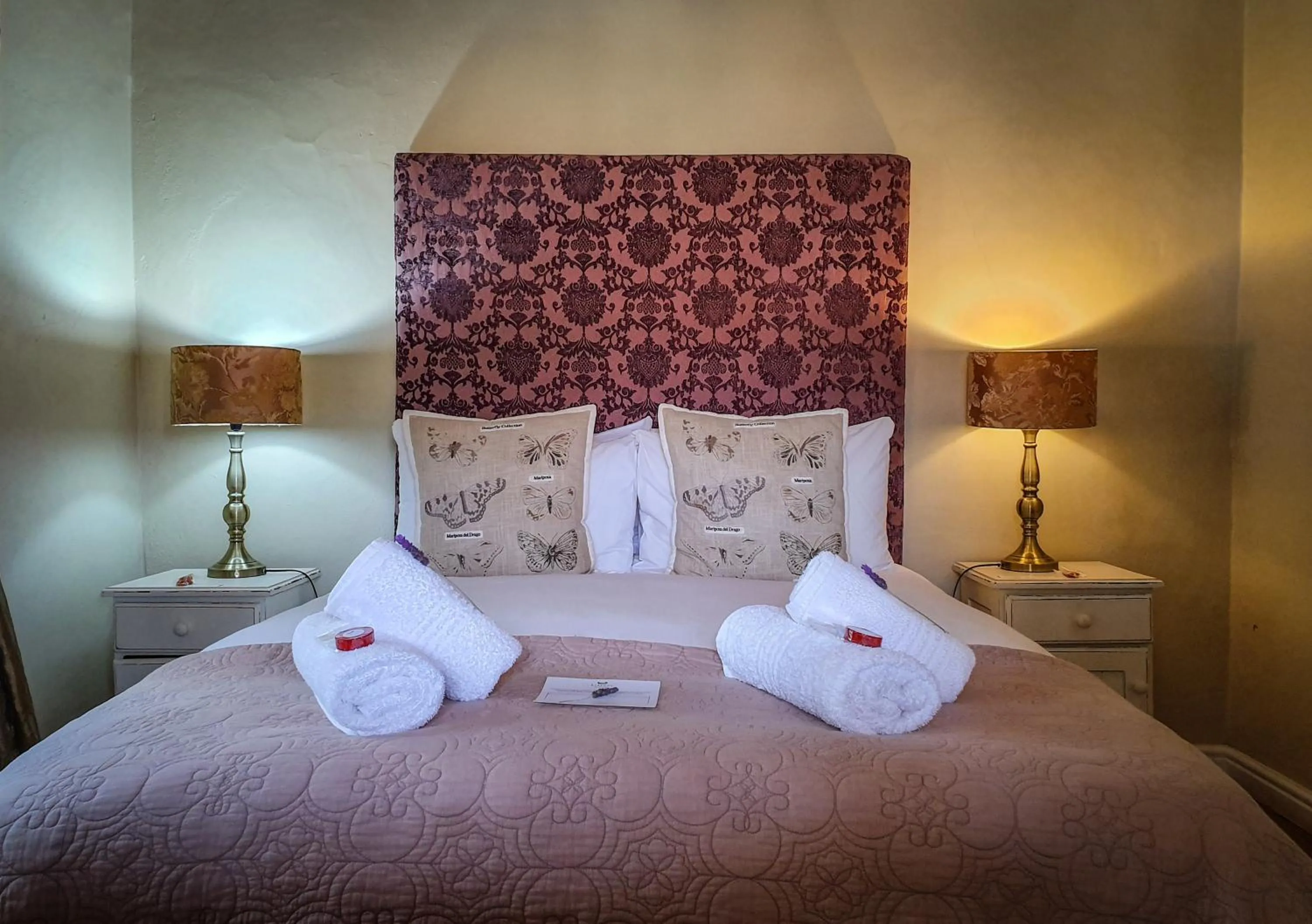 Bedroom, Bed in Berluda Farmhouse and Cottages