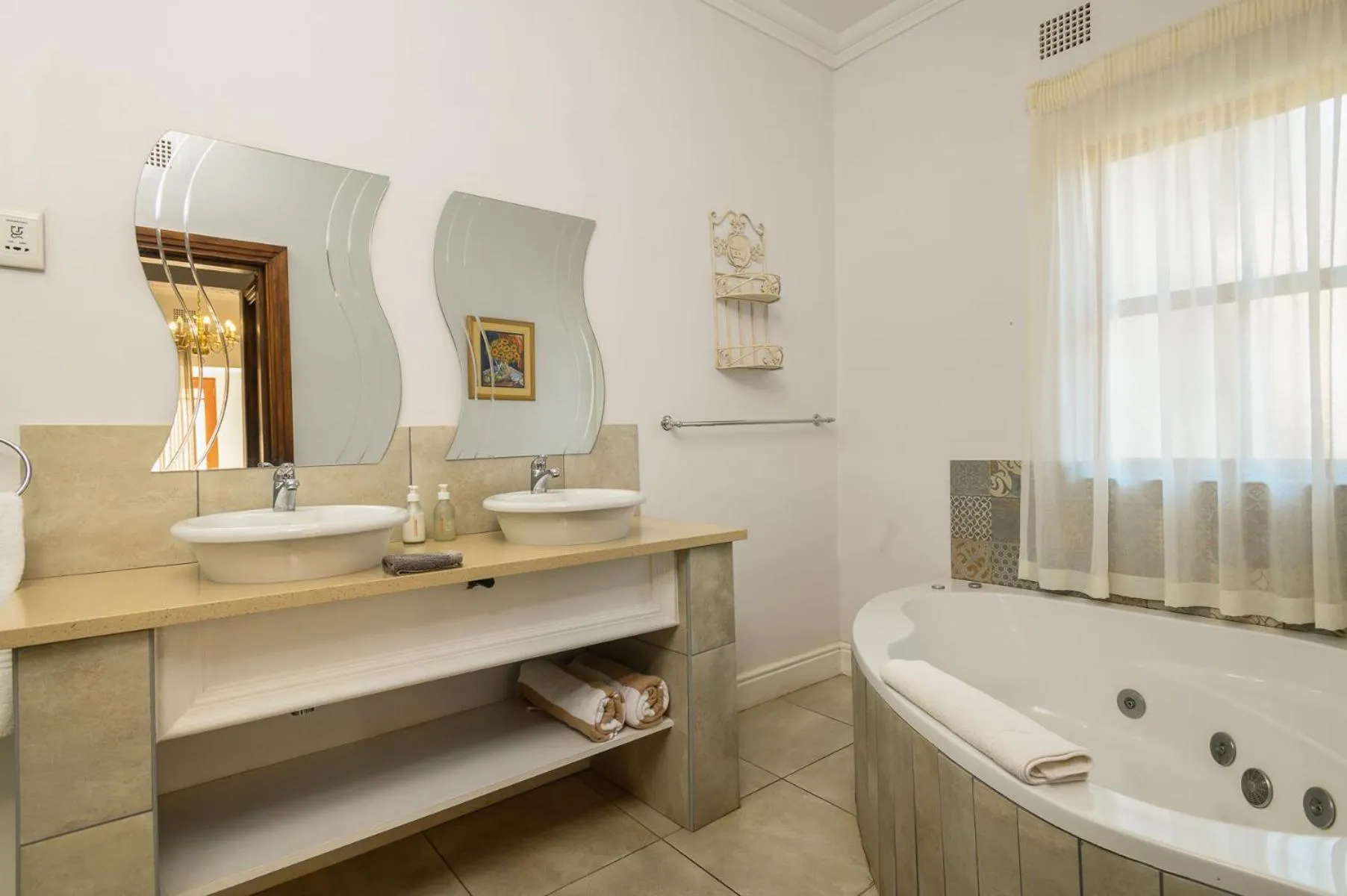 Bathroom in Berluda Farmhouse and Cottages