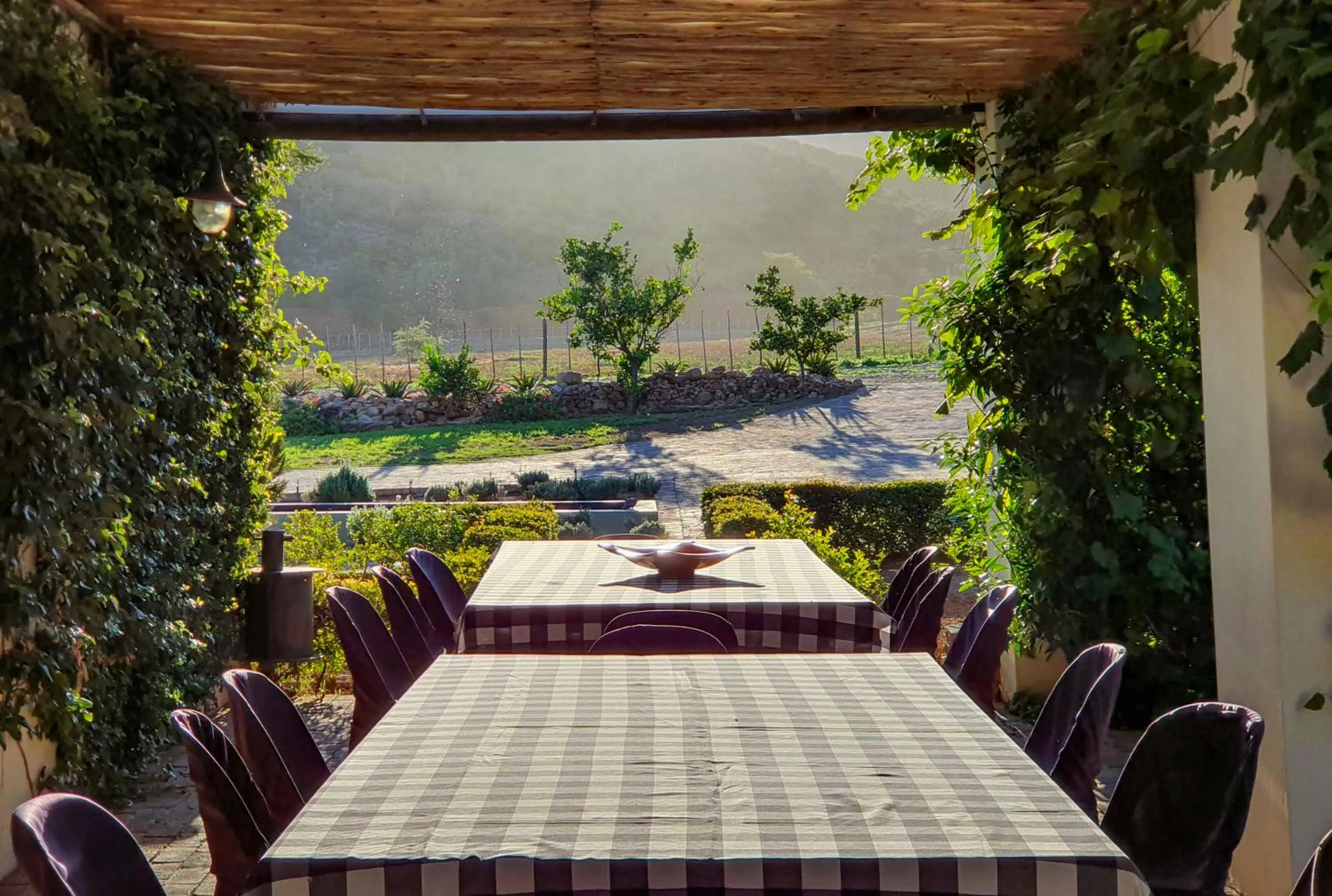 Restaurant/places to eat in Berluda Farmhouse and Cottages