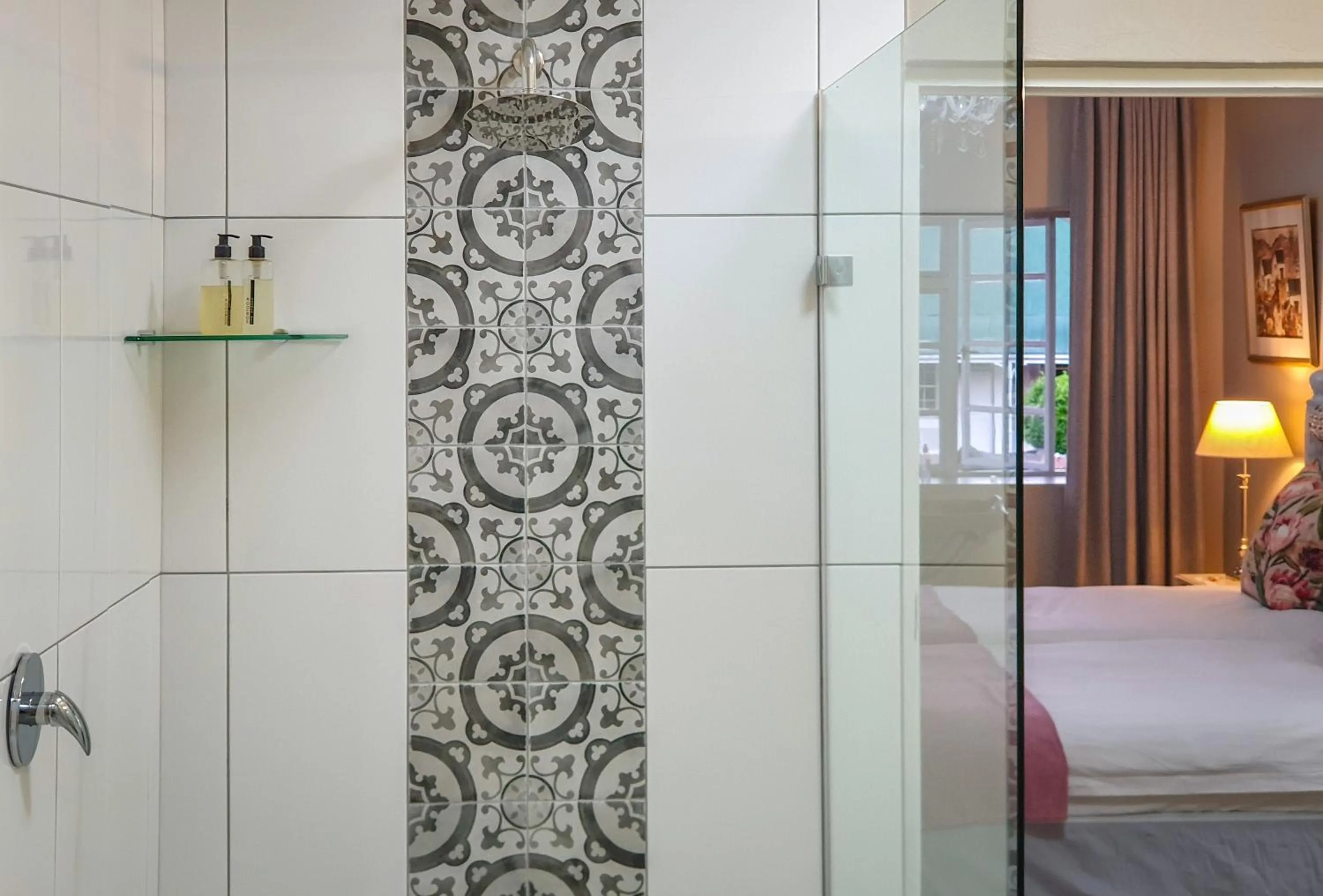 Bathroom, Bed in Berluda Farmhouse and Cottages