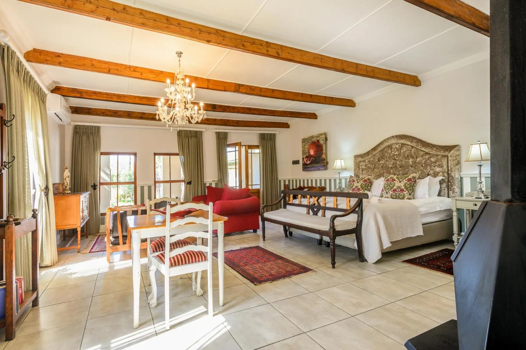Photo of the whole room, Bed in Berluda Farmhouse and Cottages