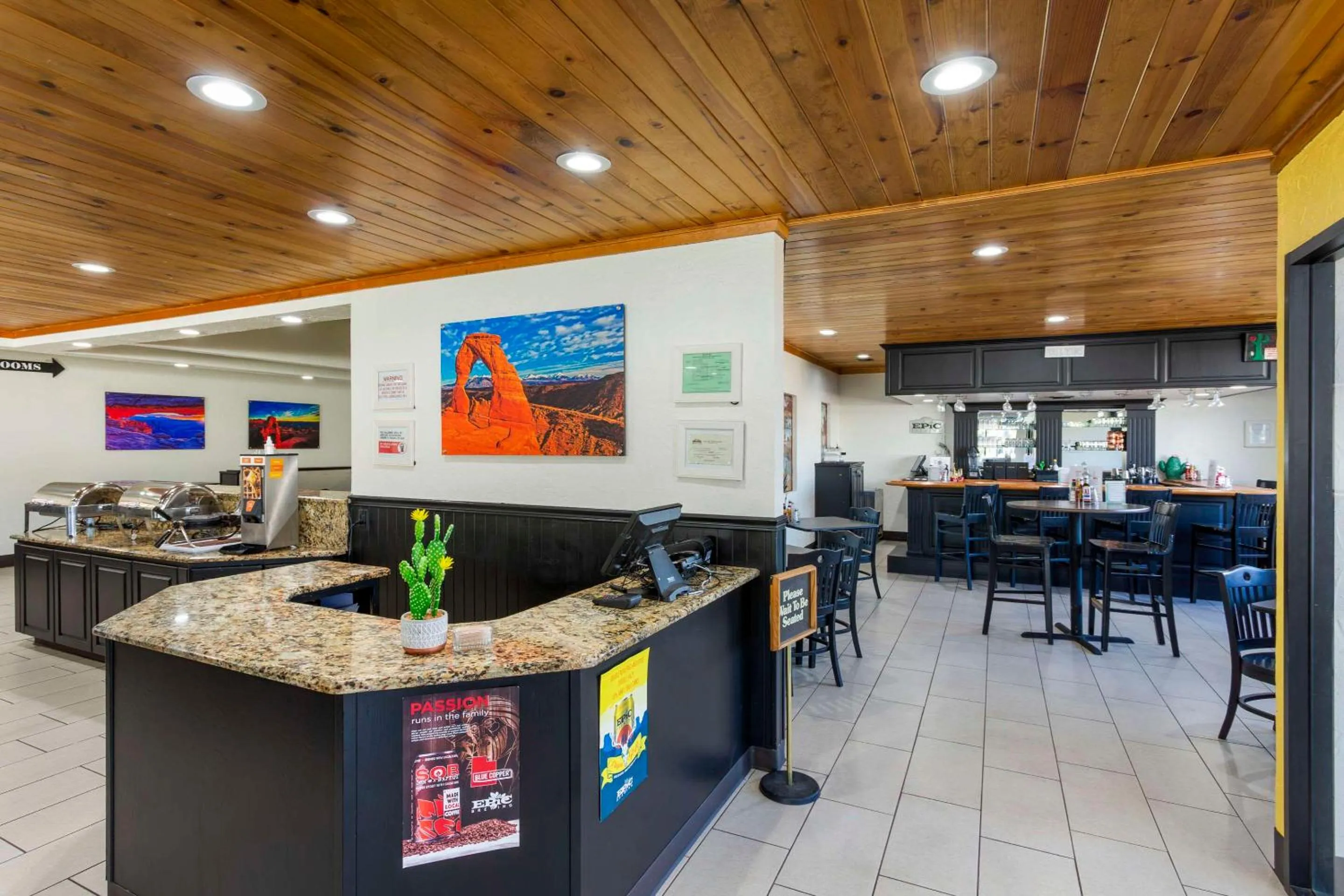 Breakfast in Comfort Suites Ogden Conference Center