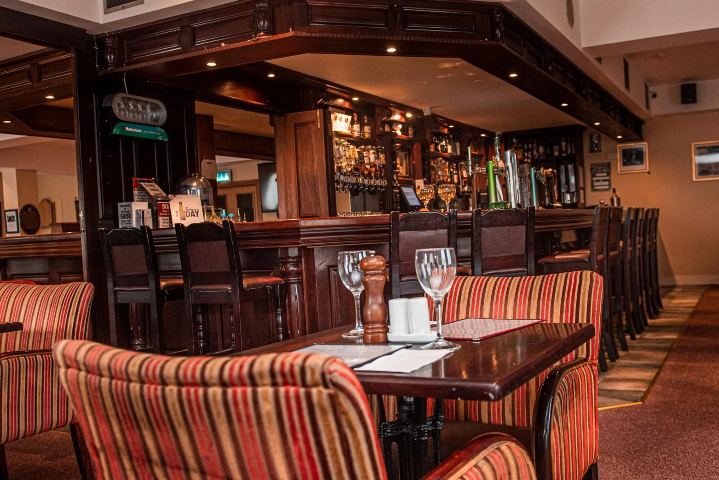 Lounge or bar in Óstán Loch Altan