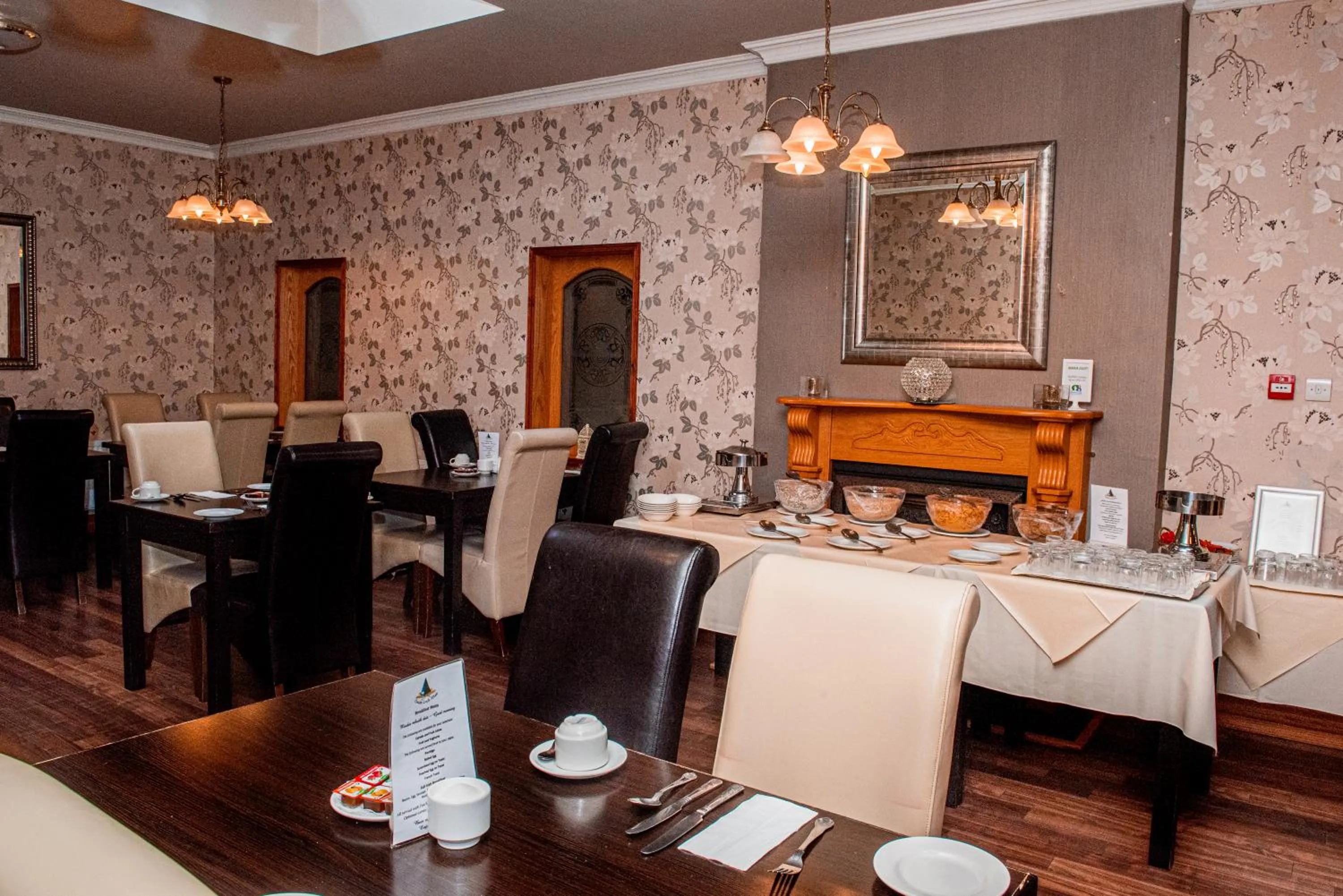 Restaurant/places to eat in Óstán Loch Altan