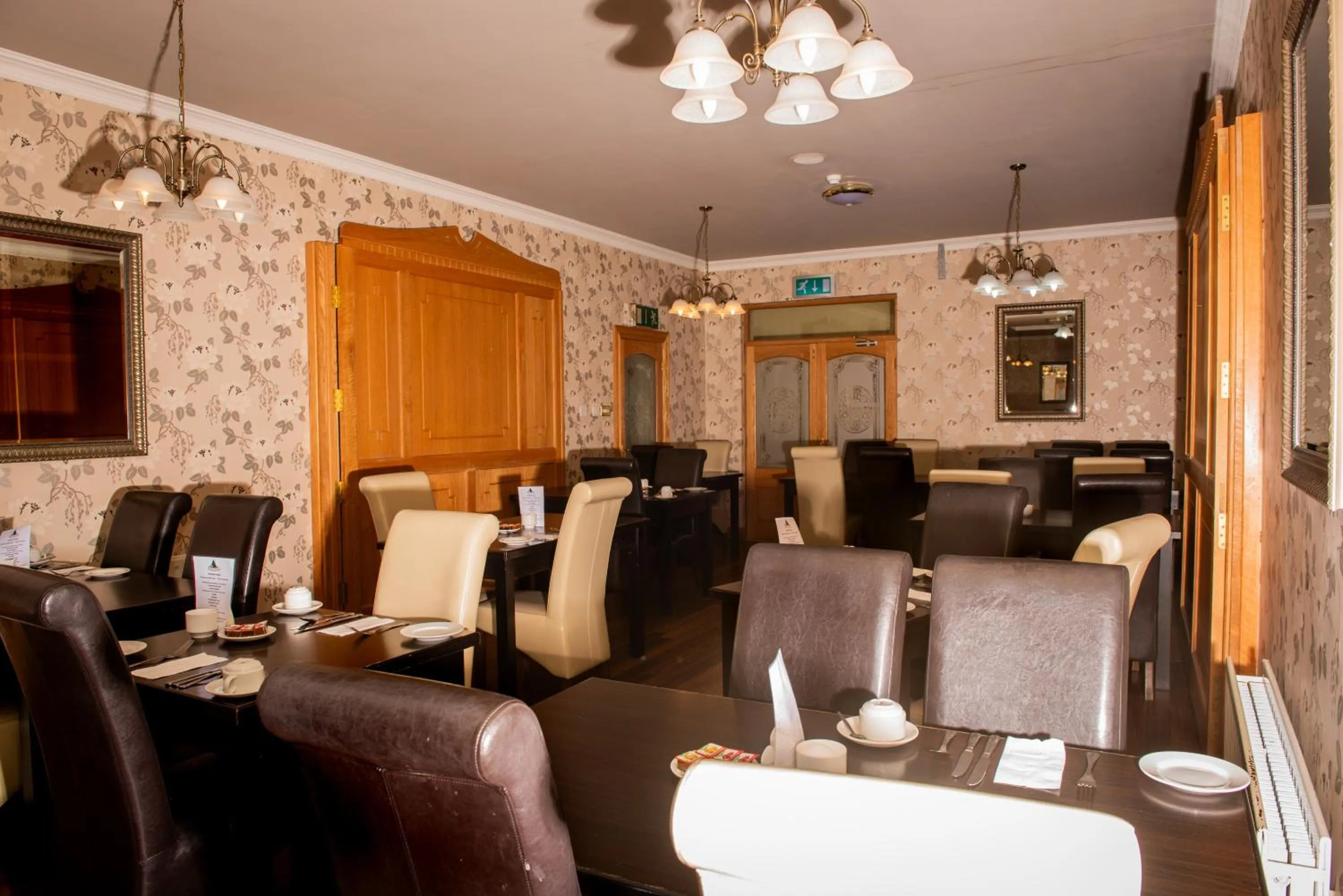 Restaurant/places to eat in Óstán Loch Altan