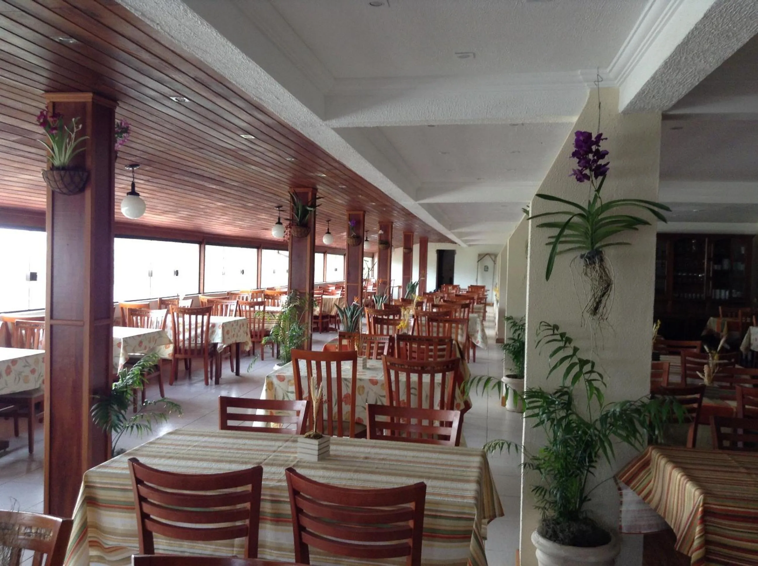 Restaurant/places to eat in Hotel Bel Air